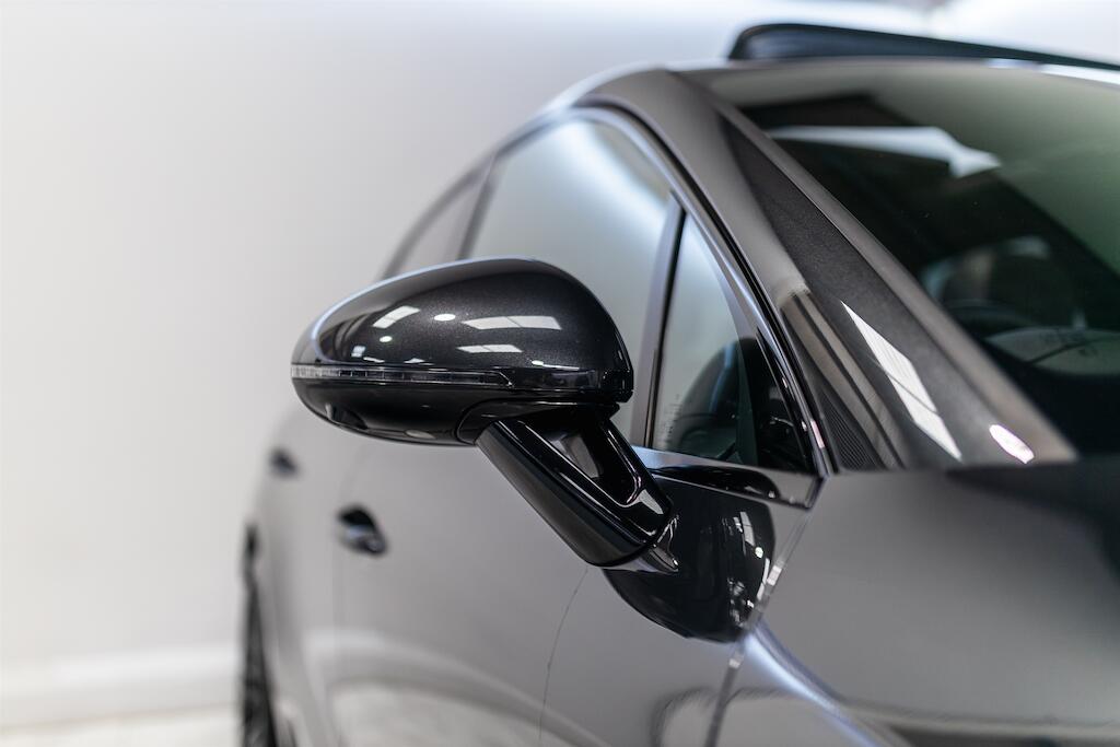 Porsche Macan view 14