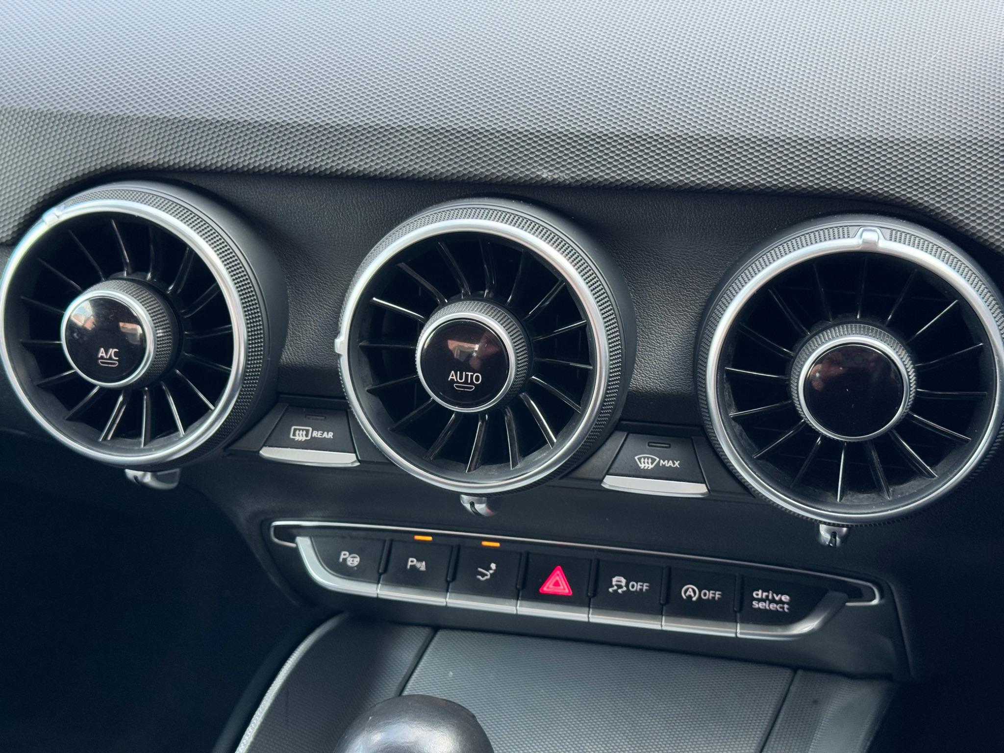 Audi TT view 41