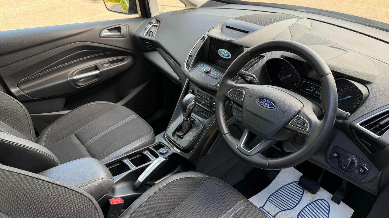 Ford C-Max view 10