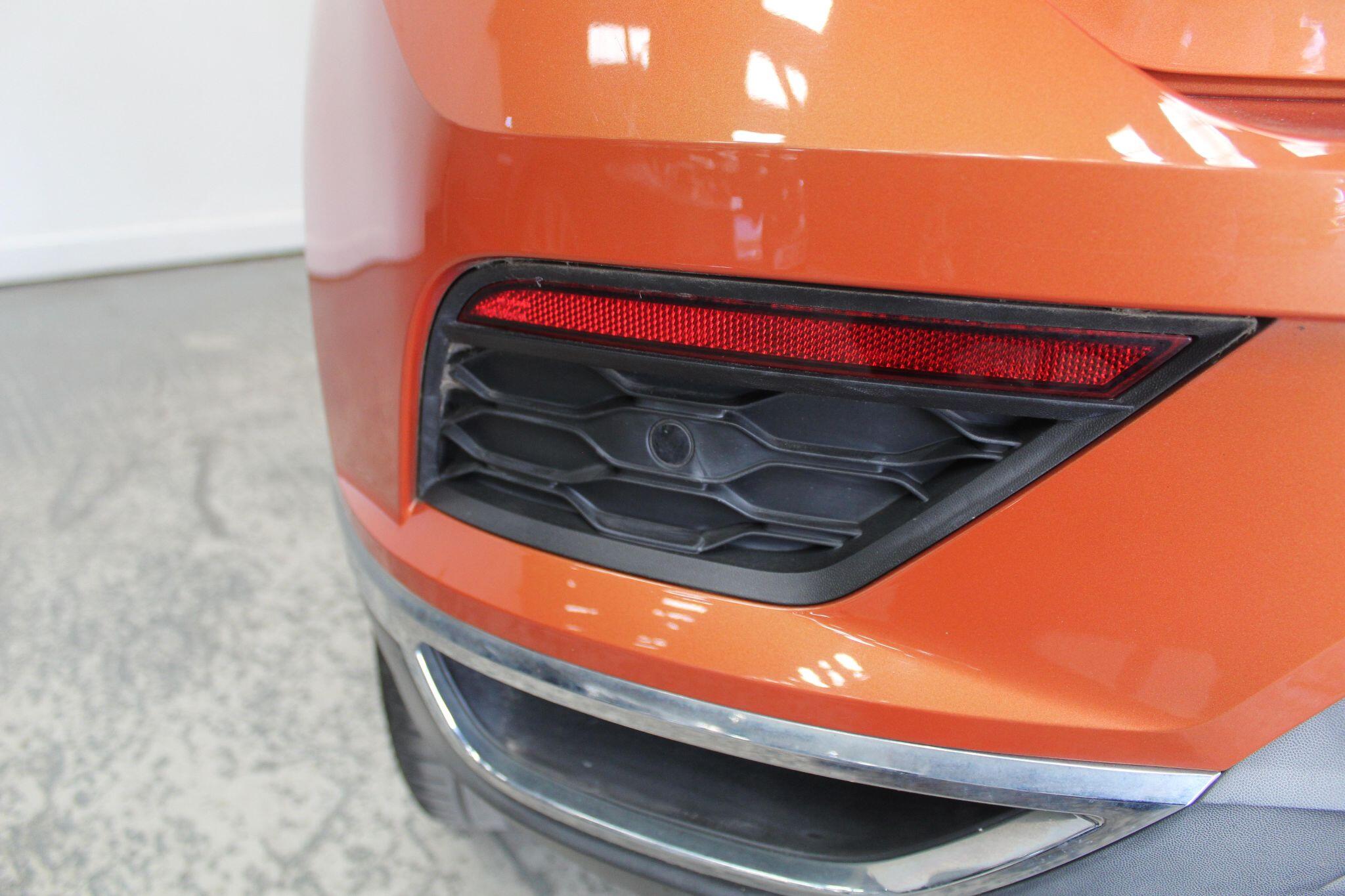 Volkswagen T-Roc view 17