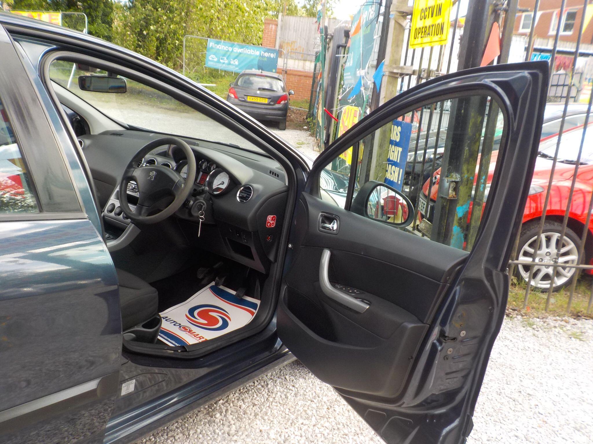 Peugeot 308 1.6 e-HDi SR Euro 5 (s/s) 5dr