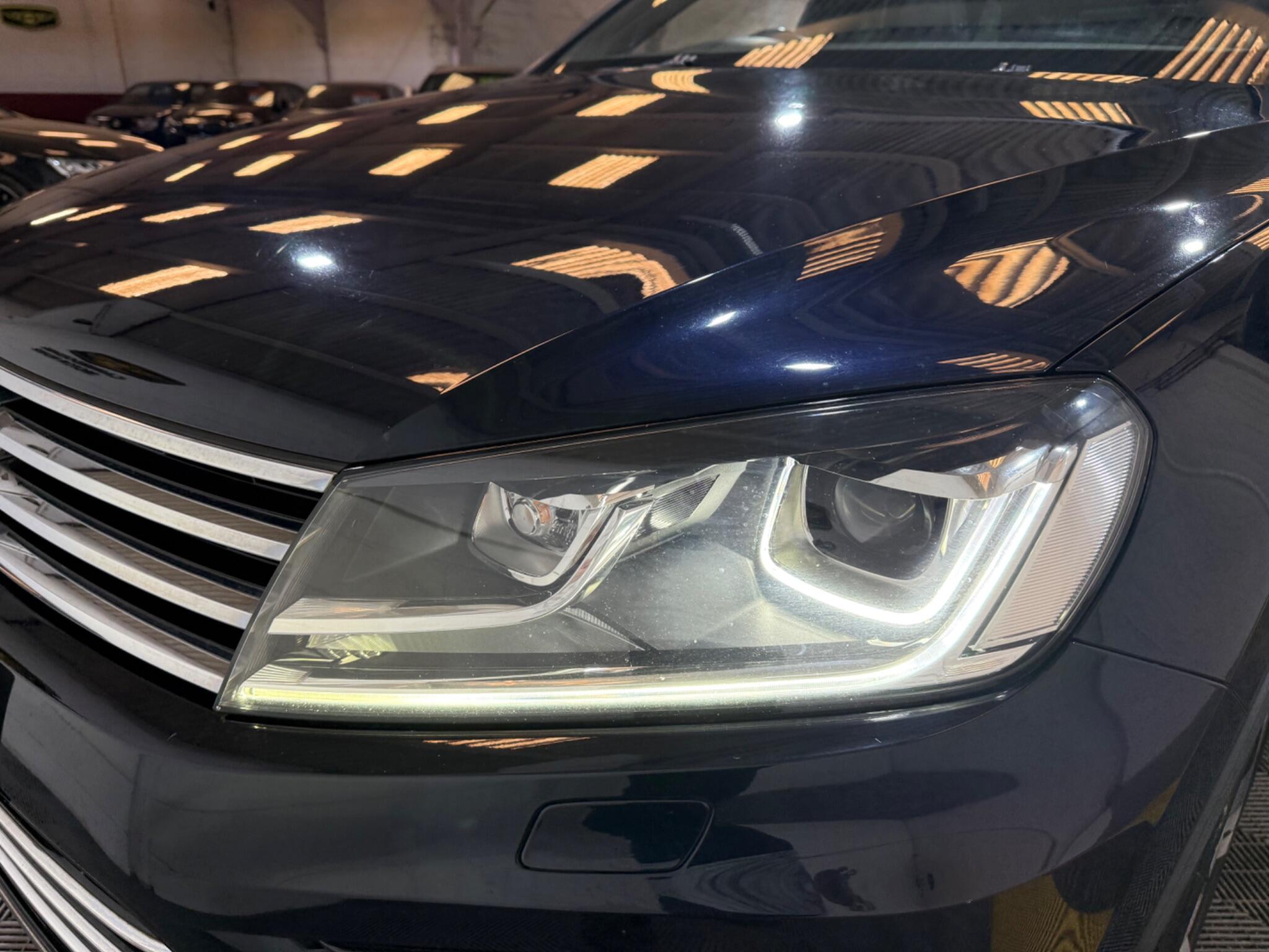 Volkswagen Touareg view 59