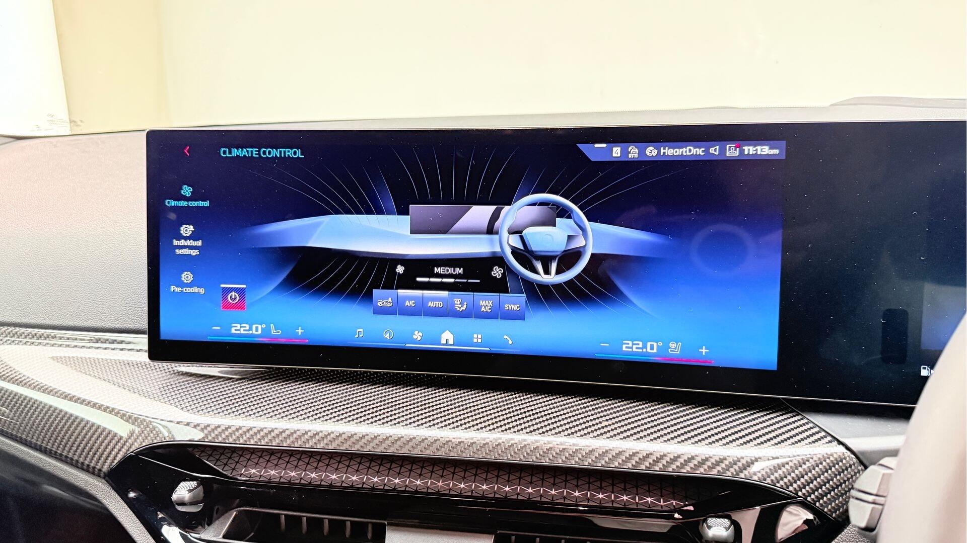 BMW 3 Series view 24