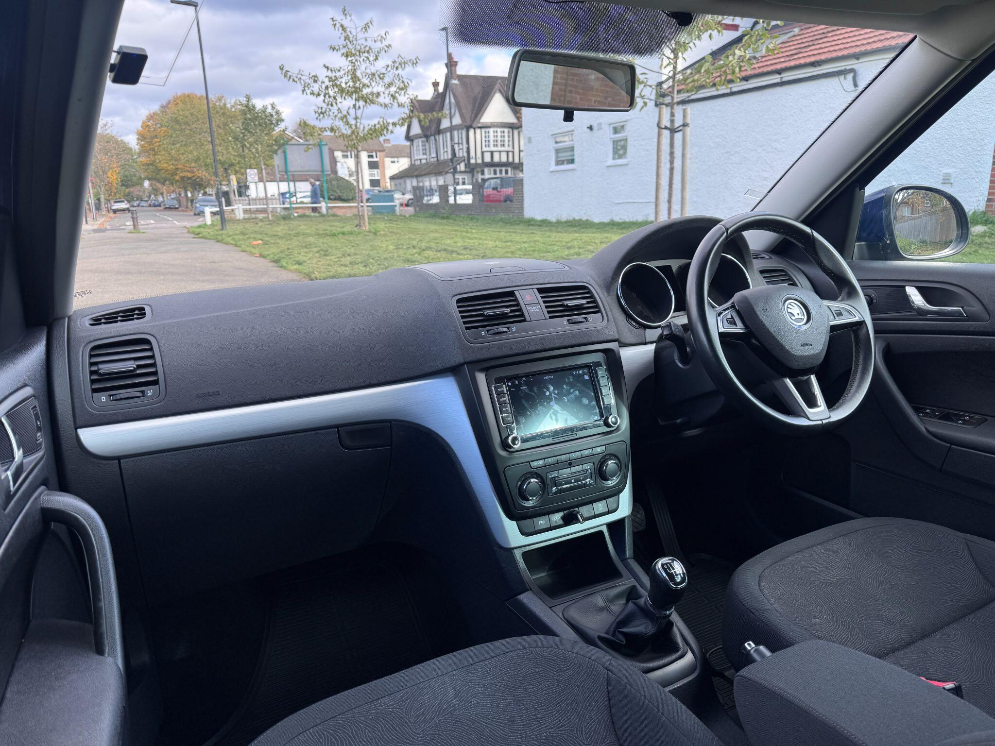 2014 Skoda Yeti image 13