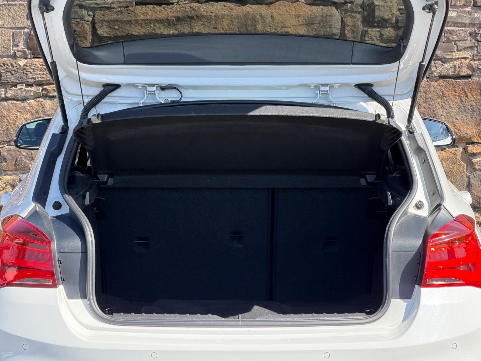 BMW 1 Series view 20