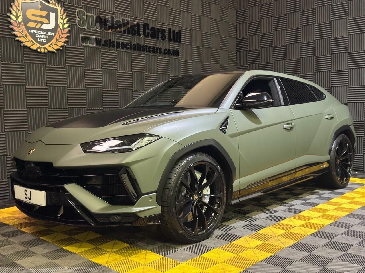 Lamborghini Urus view 26