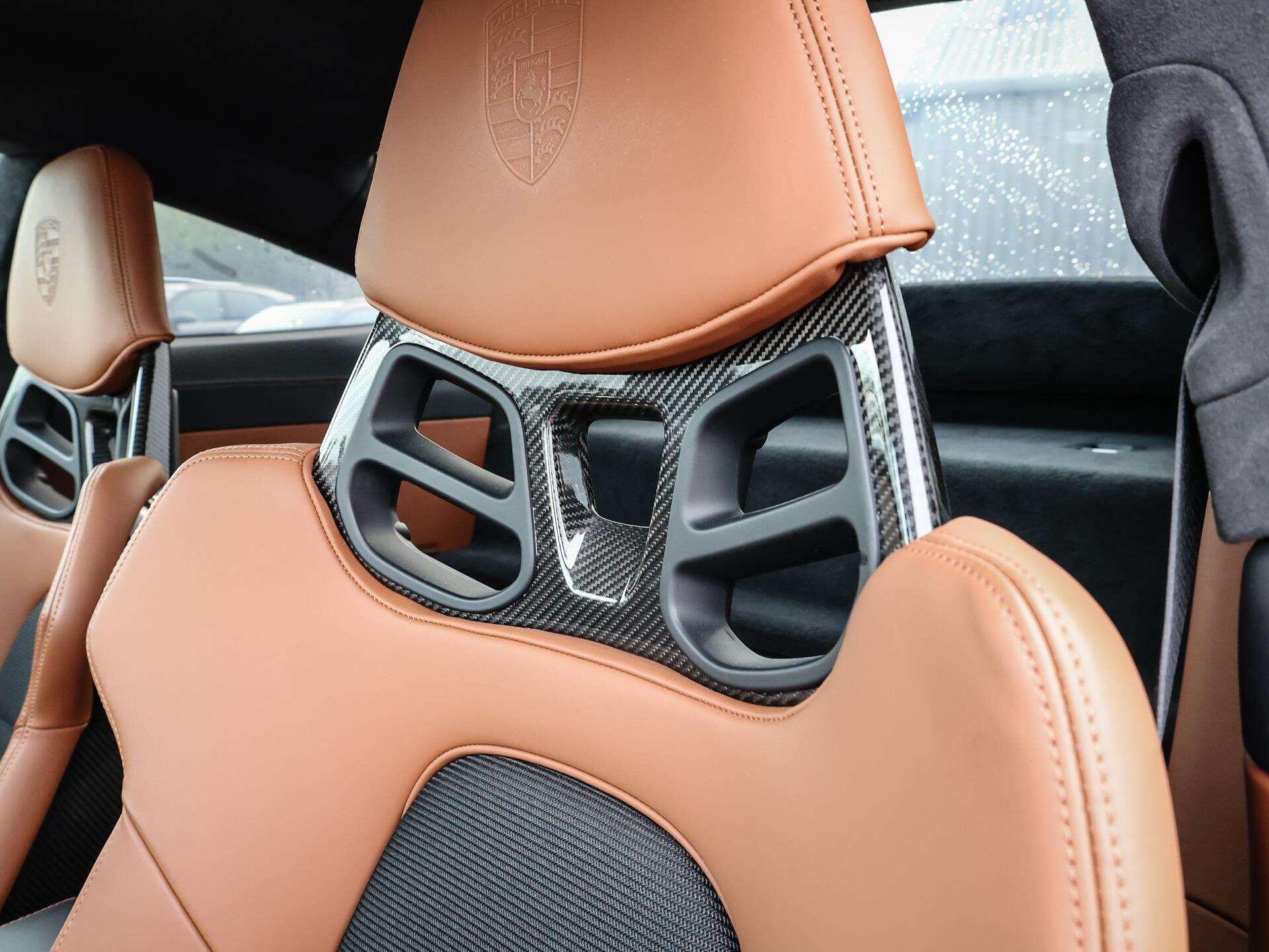 Porsche 911 view 14
