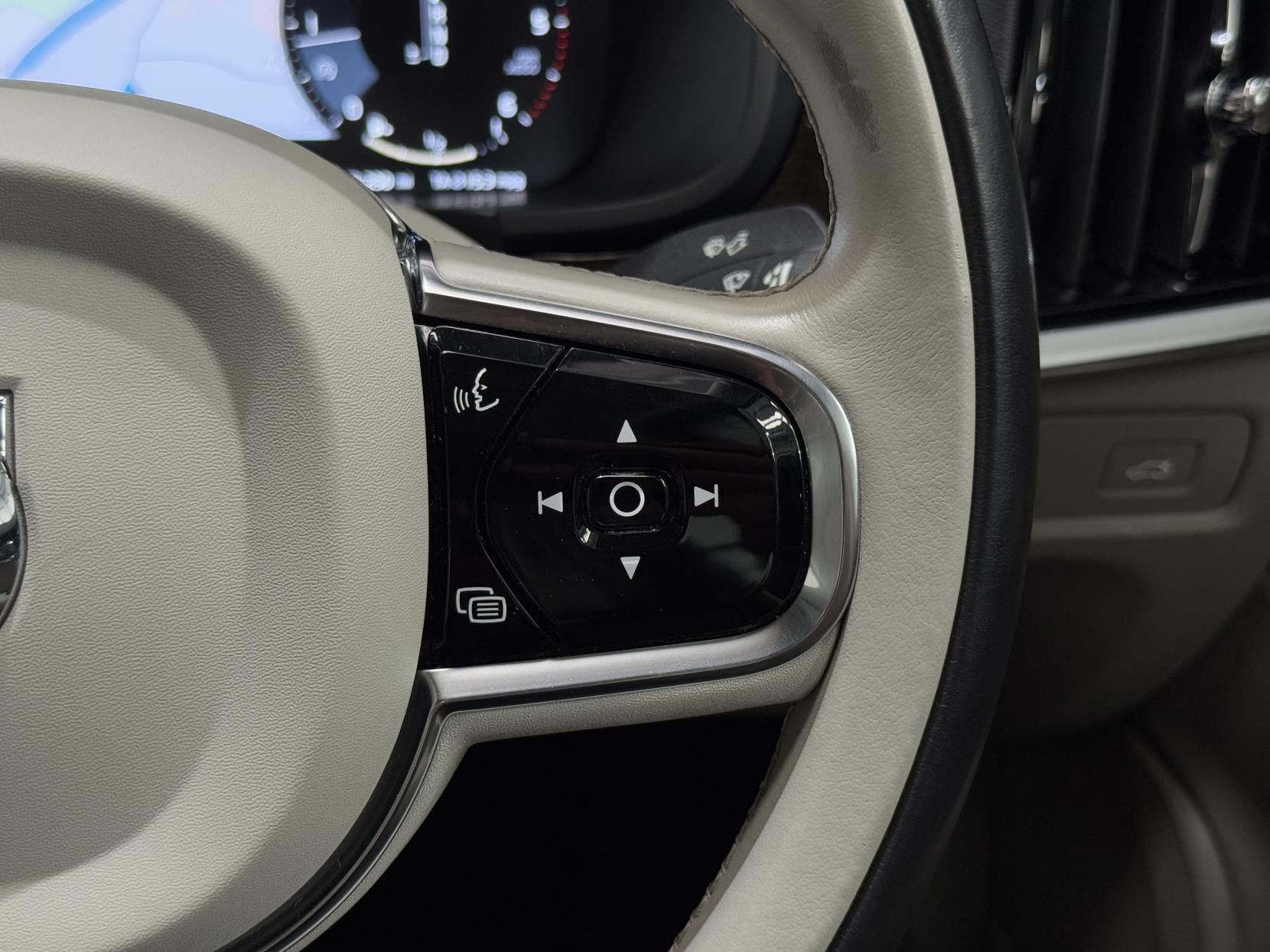 Volvo S90 view 39