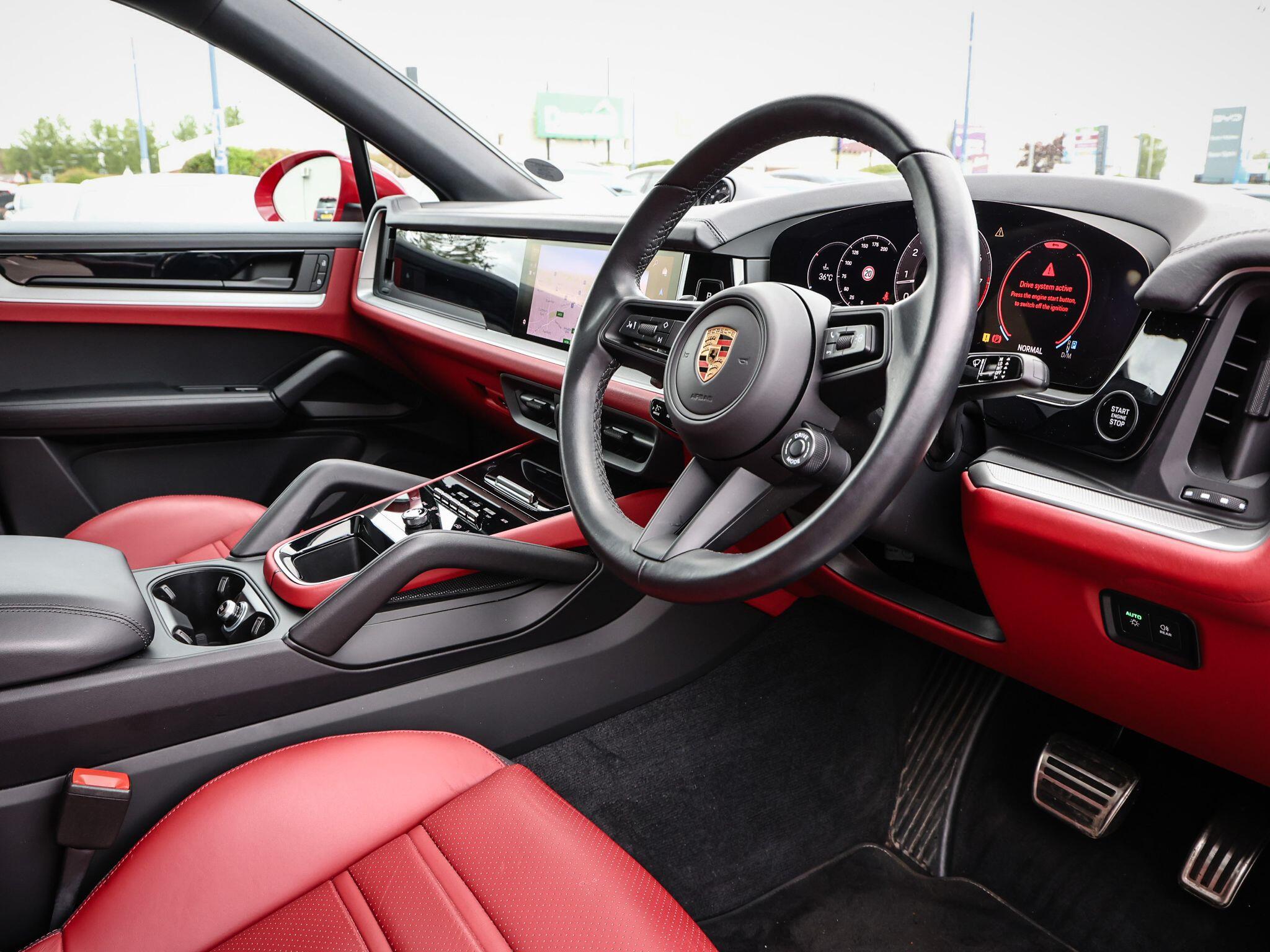 Porsche Cayenne view 41