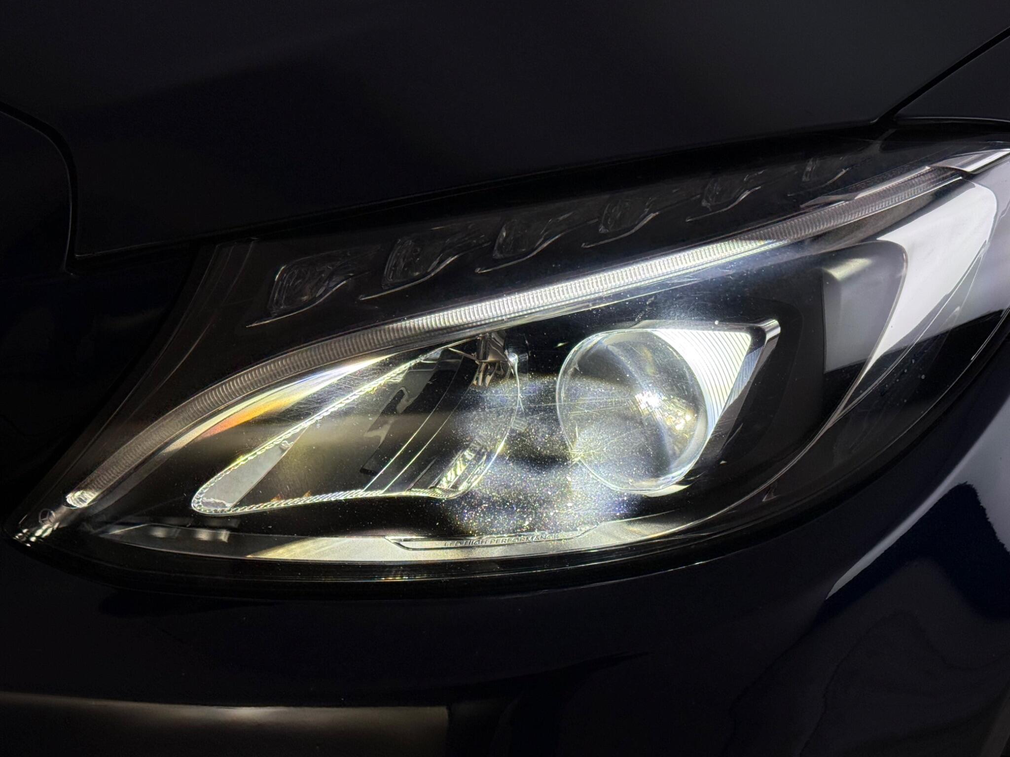 Mercedes-Benz C-Class view 4