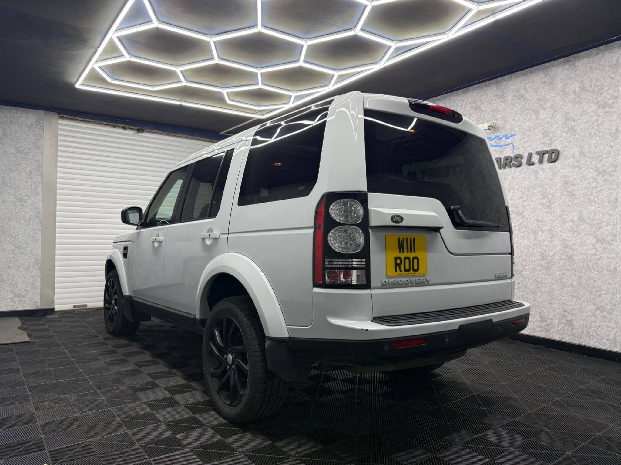 Land Rover Discovery 4 view 6