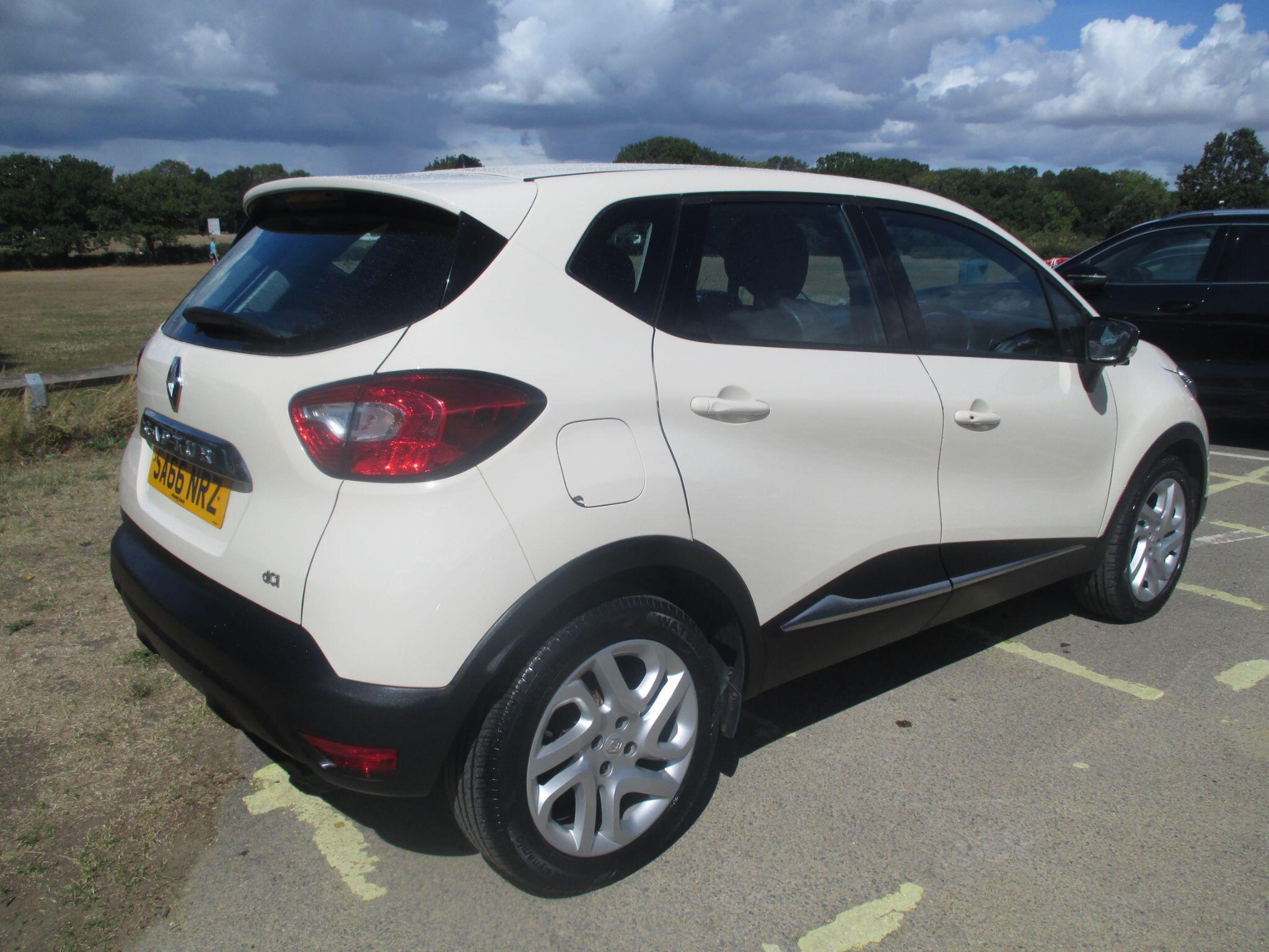 Renault Captur view 9