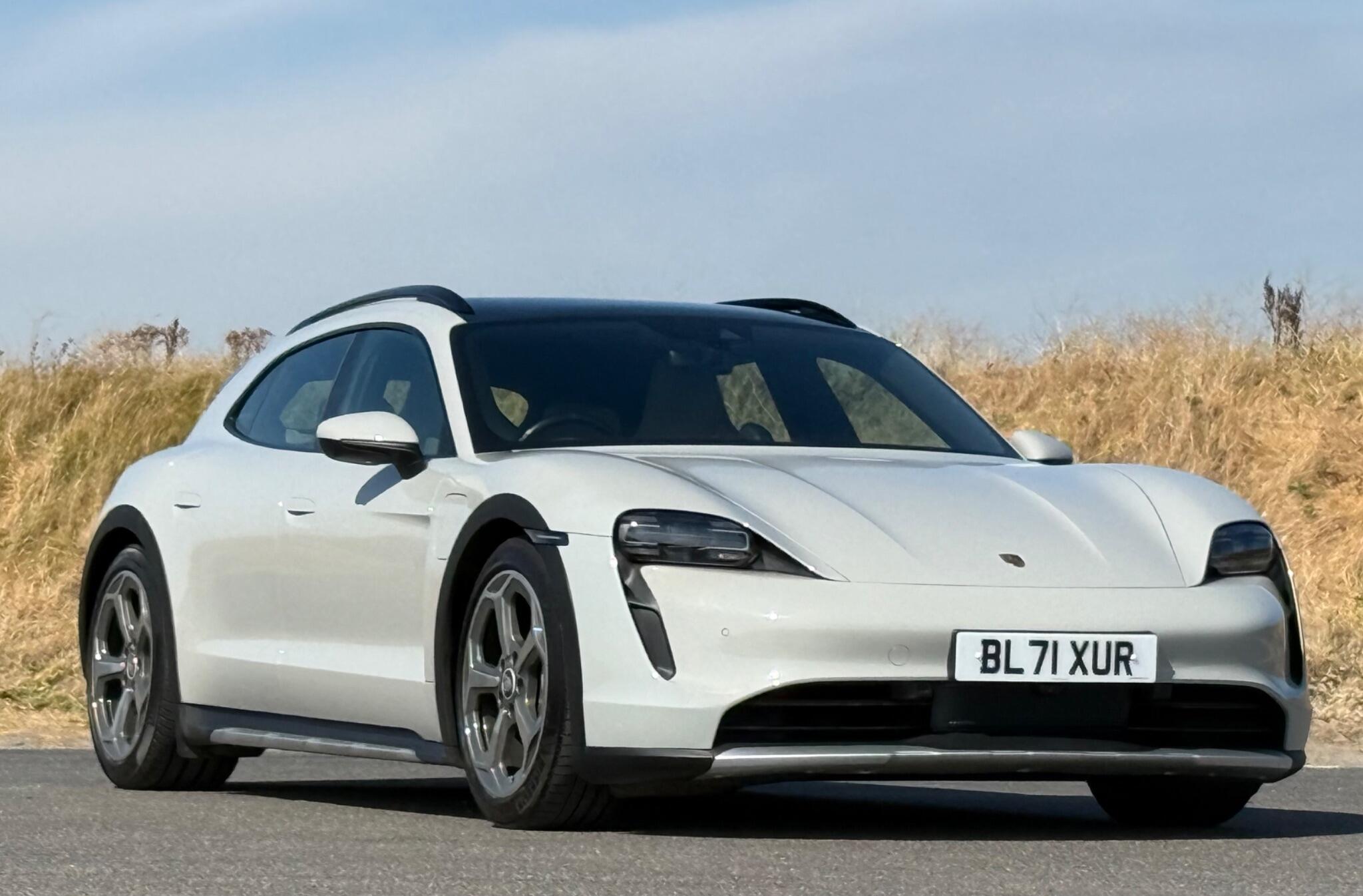 Porsche Taycan view 7