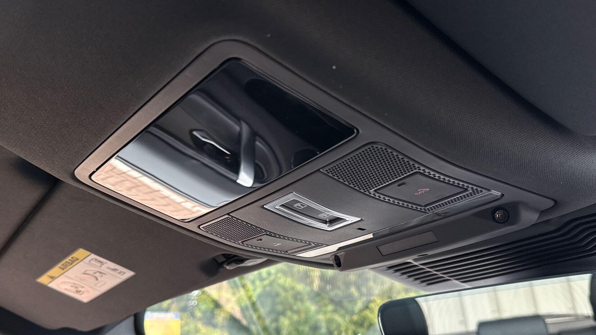 Land Rover Discovery Sport view 22