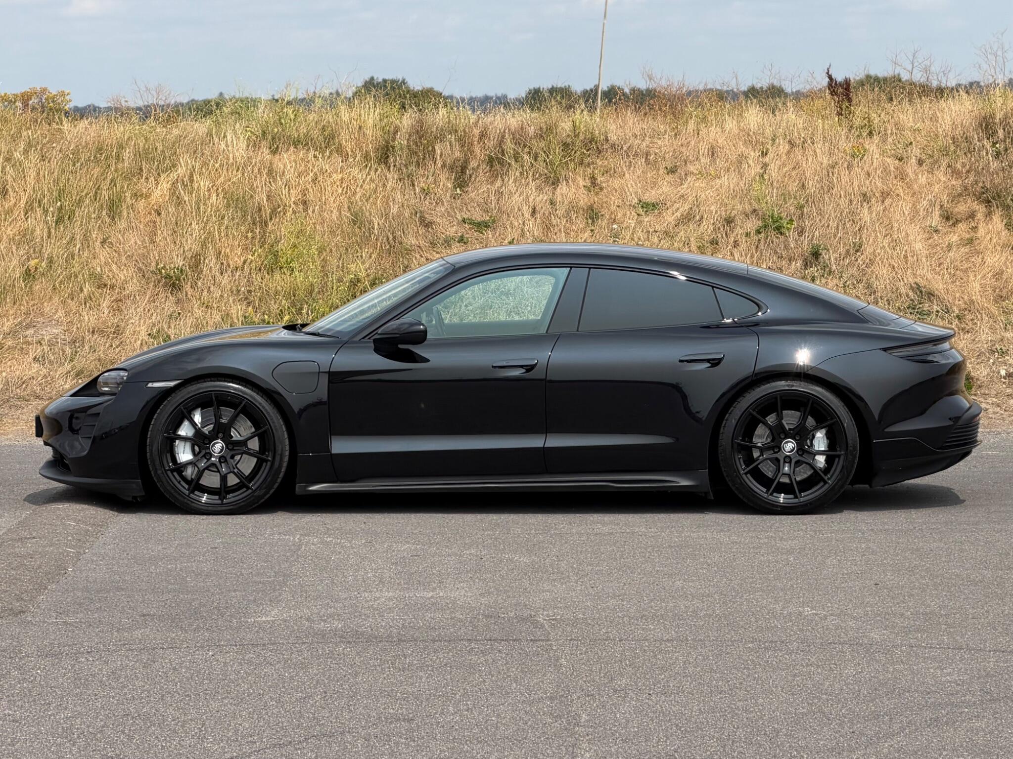 Porsche Taycan view 37