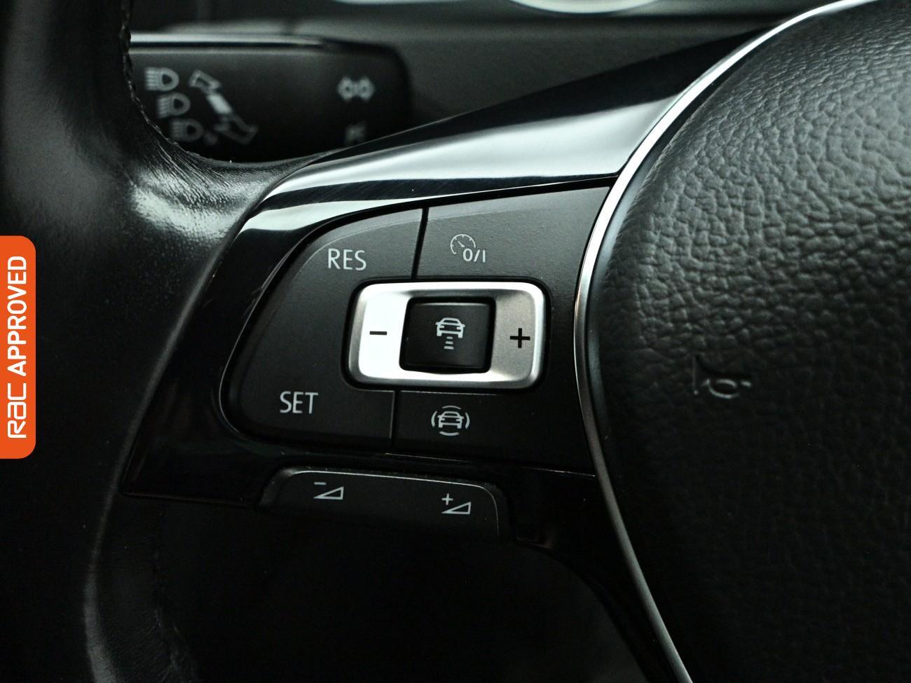 Volkswagen Golf view 21