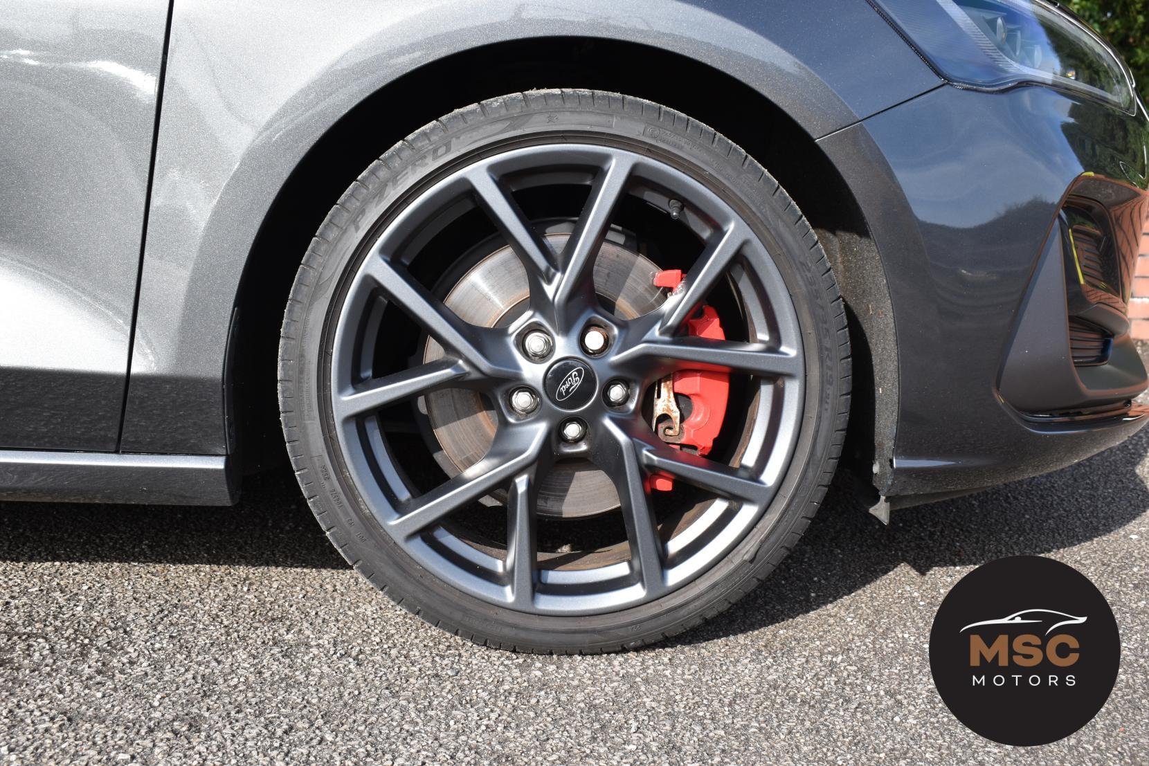 Ford Focus view 31