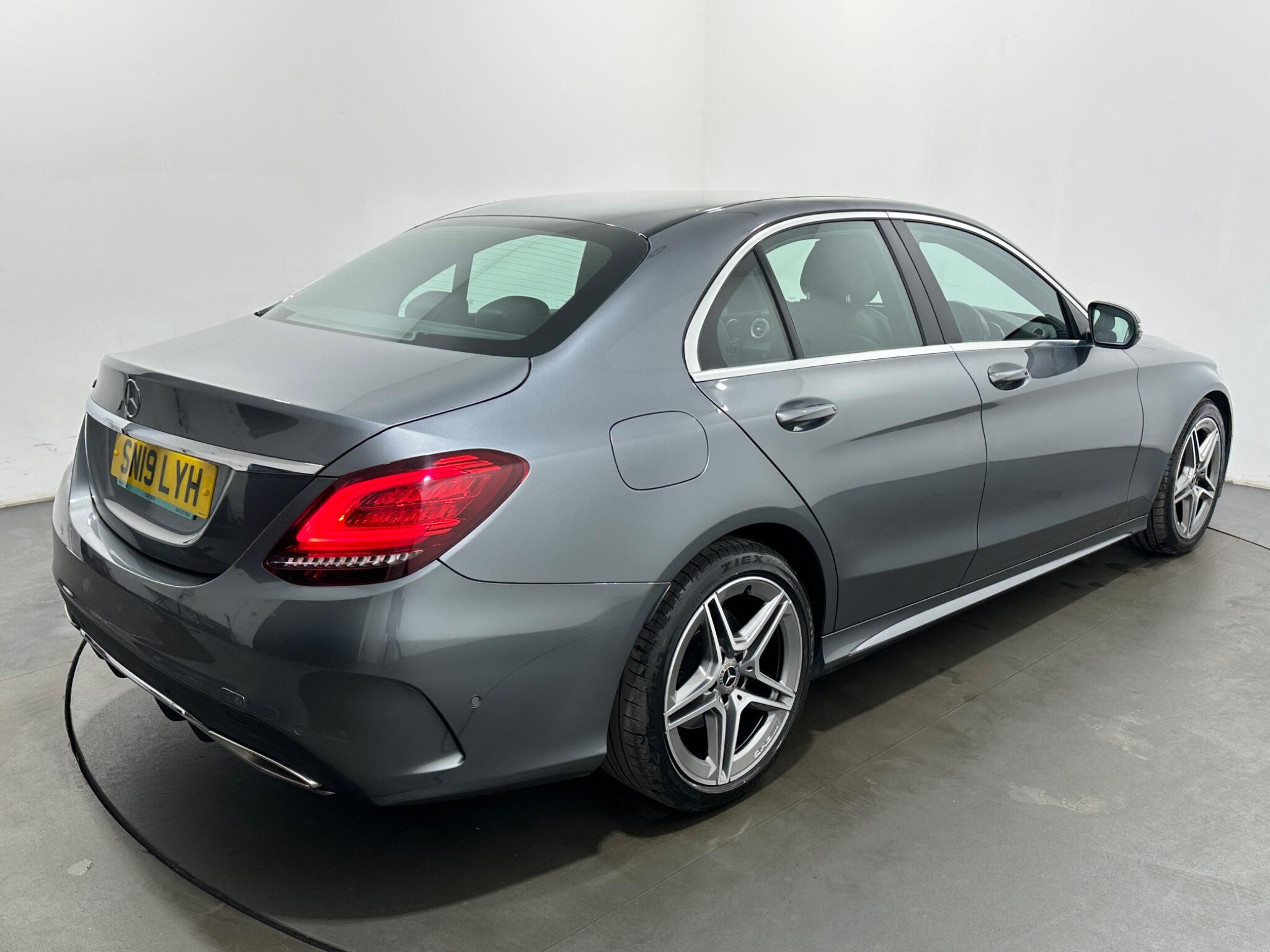 Mercedes-Benz C-Class view 49