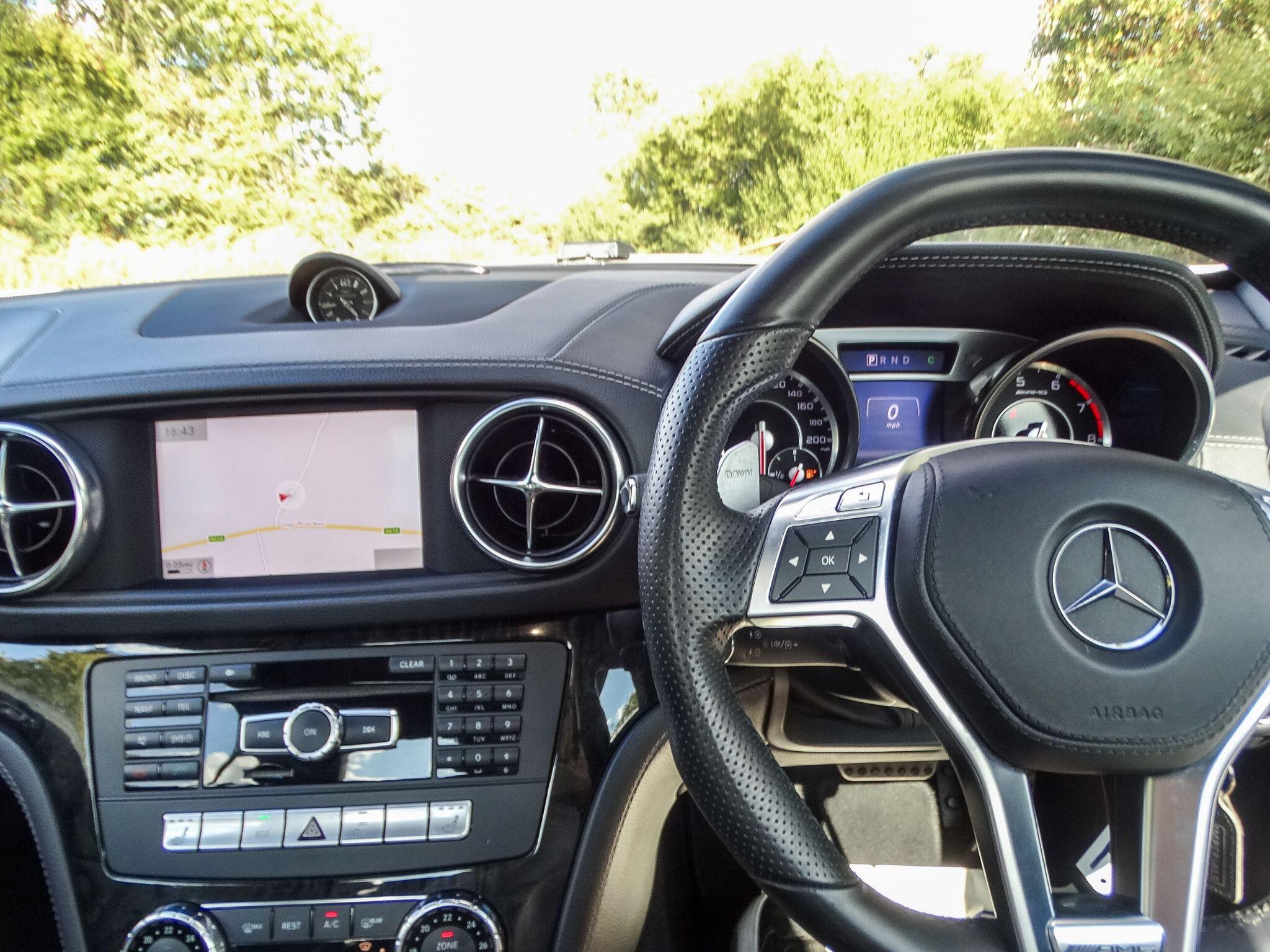 Mercedes-Benz SL view 8