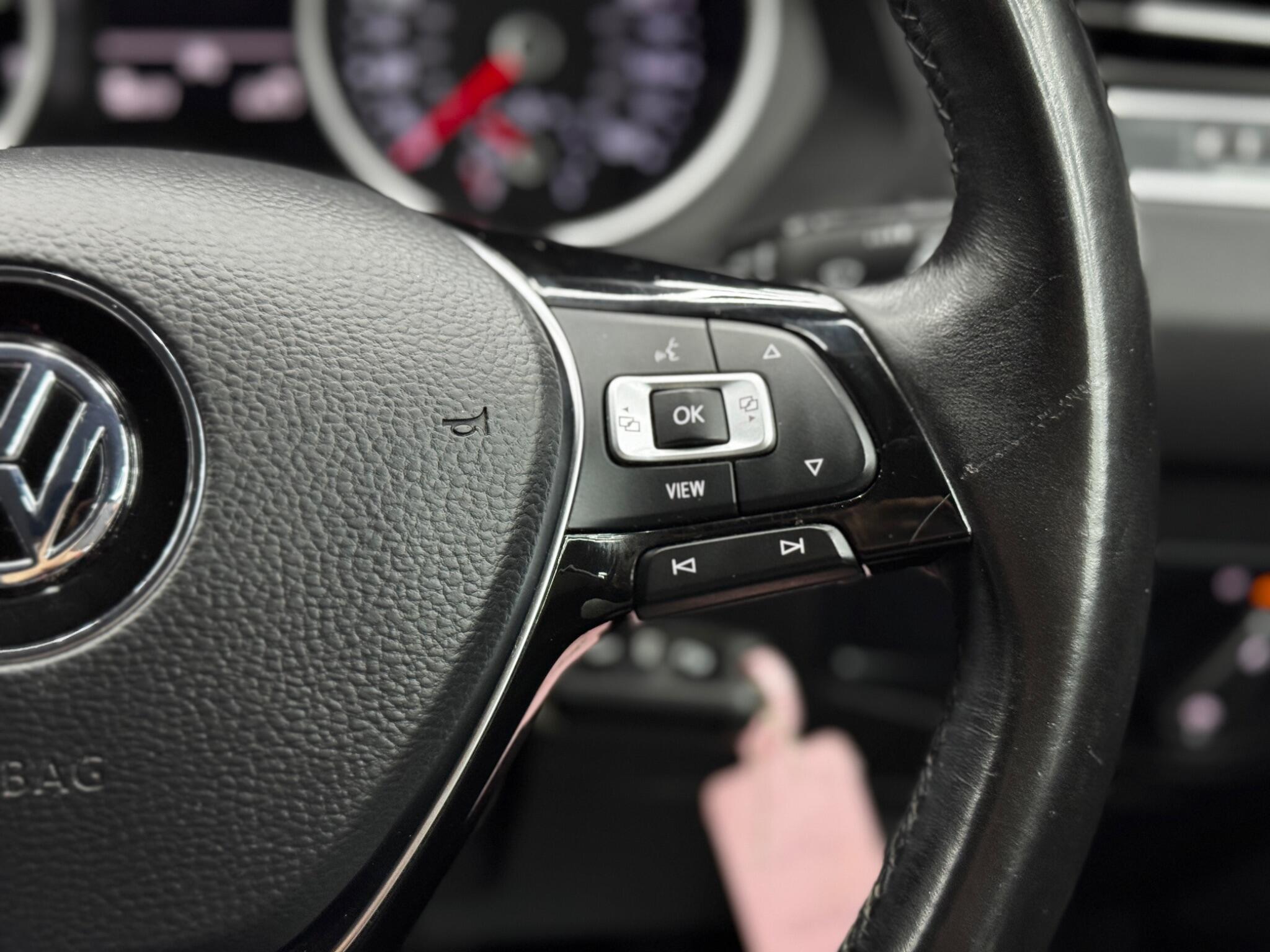 Volkswagen Tiguan view 19