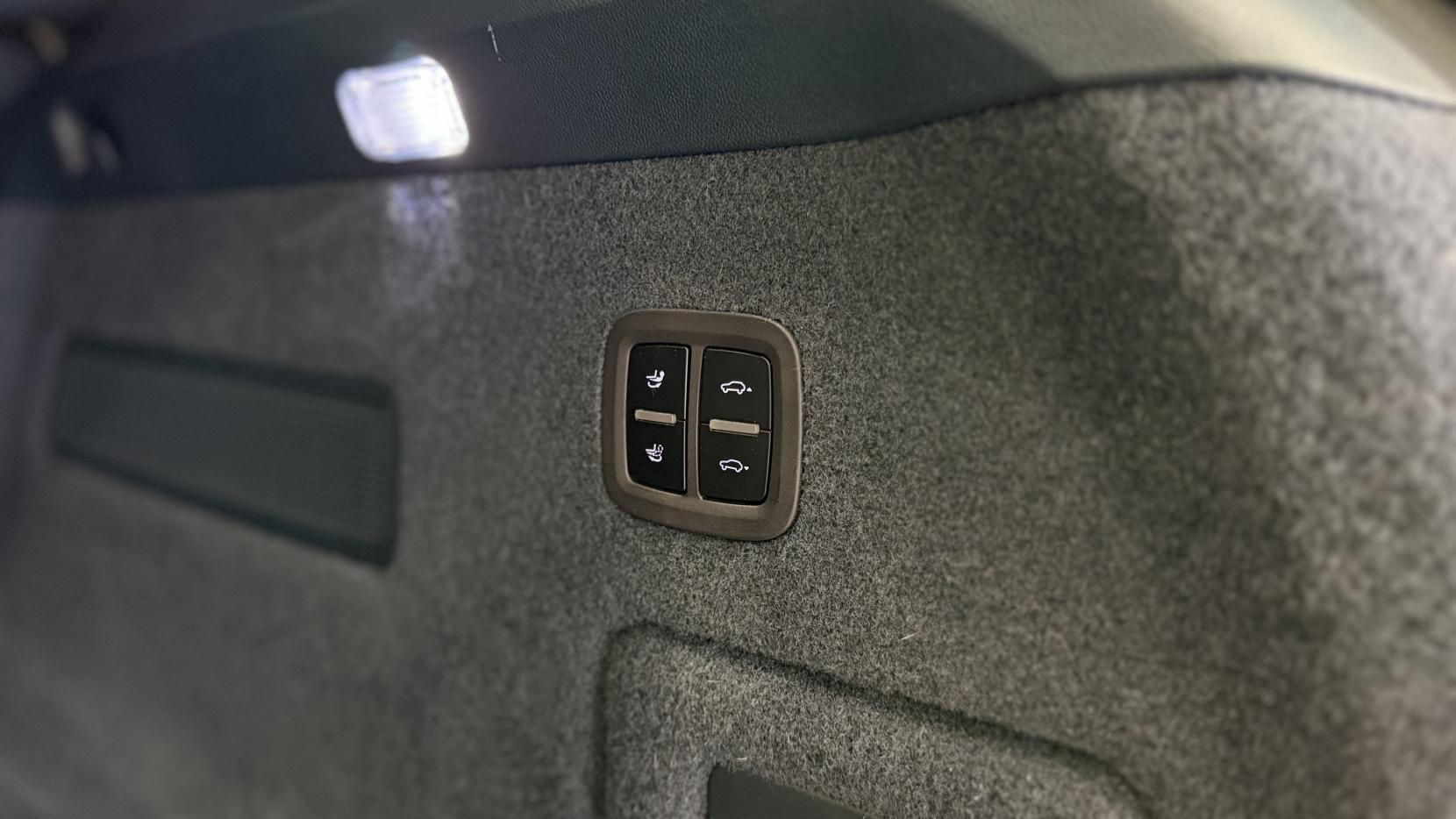Porsche Cayenne view 47