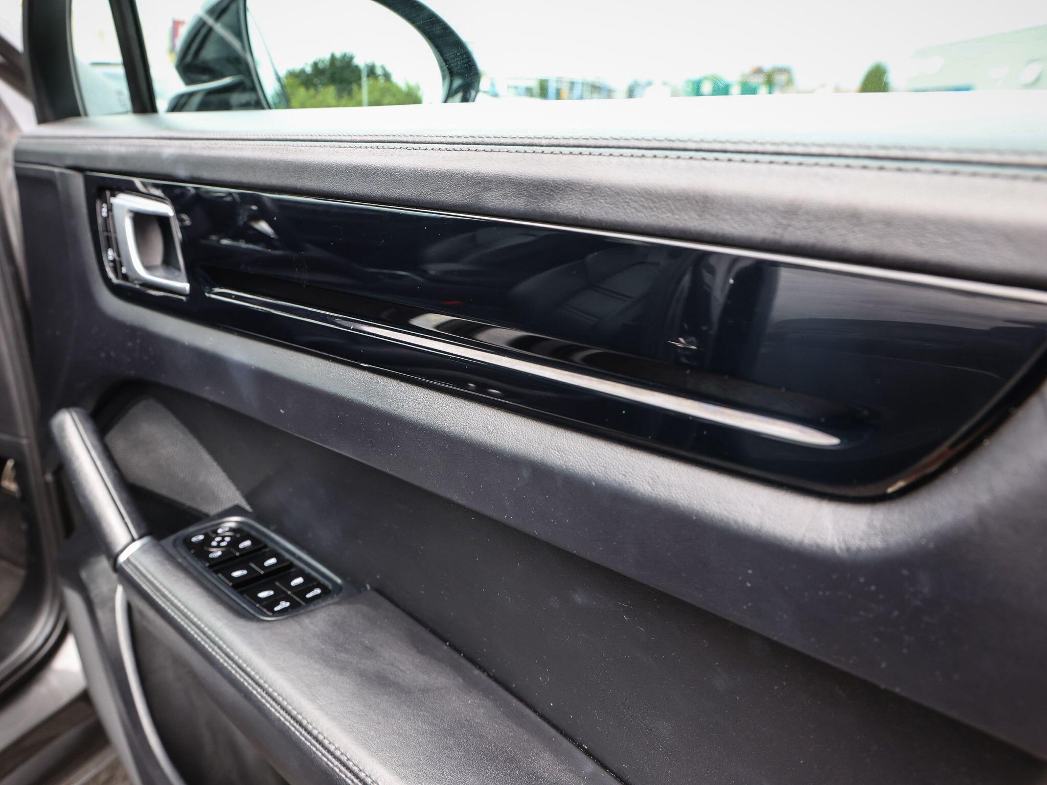 Porsche Cayenne view 46