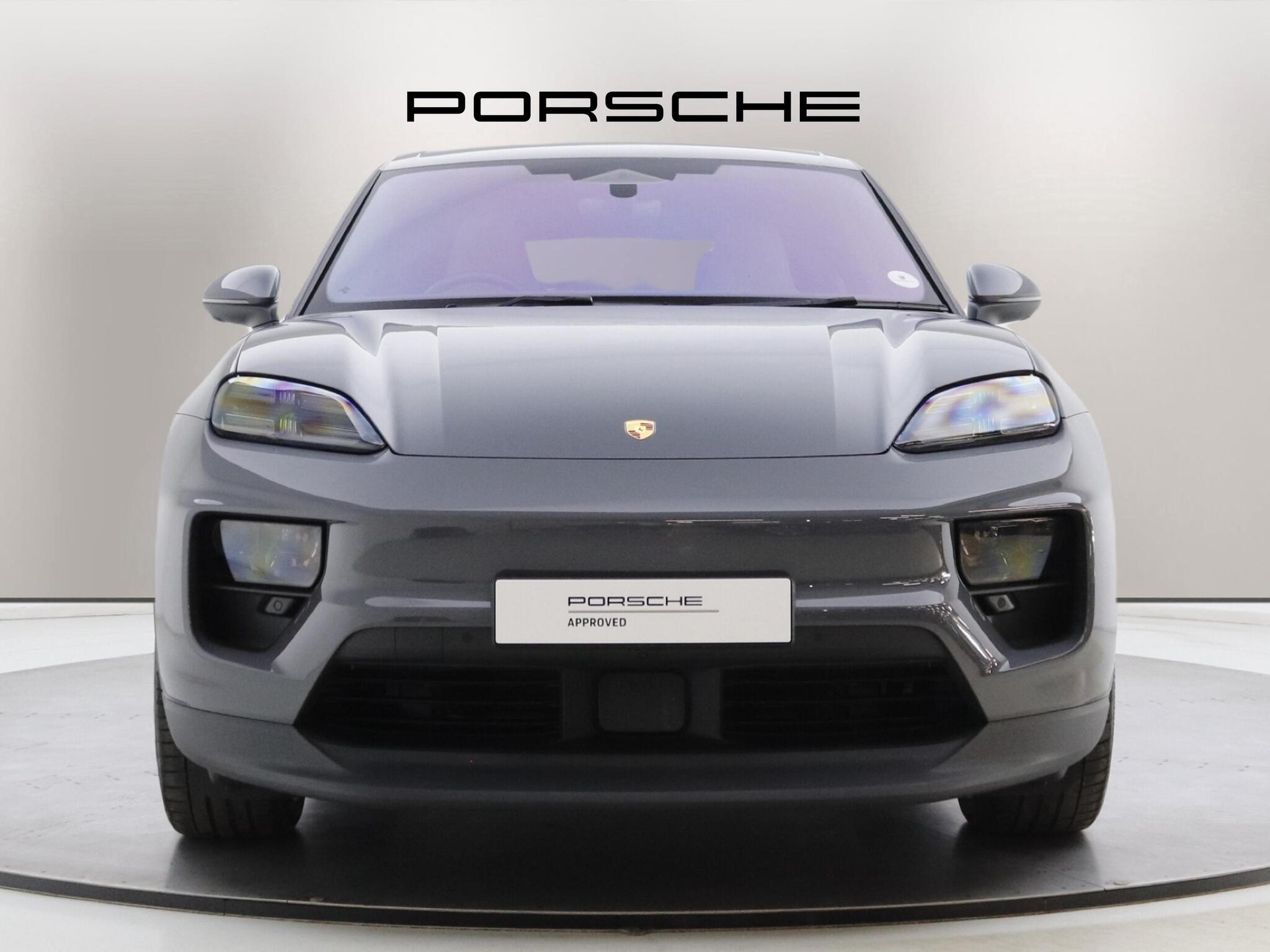 Porsche Macan view 6