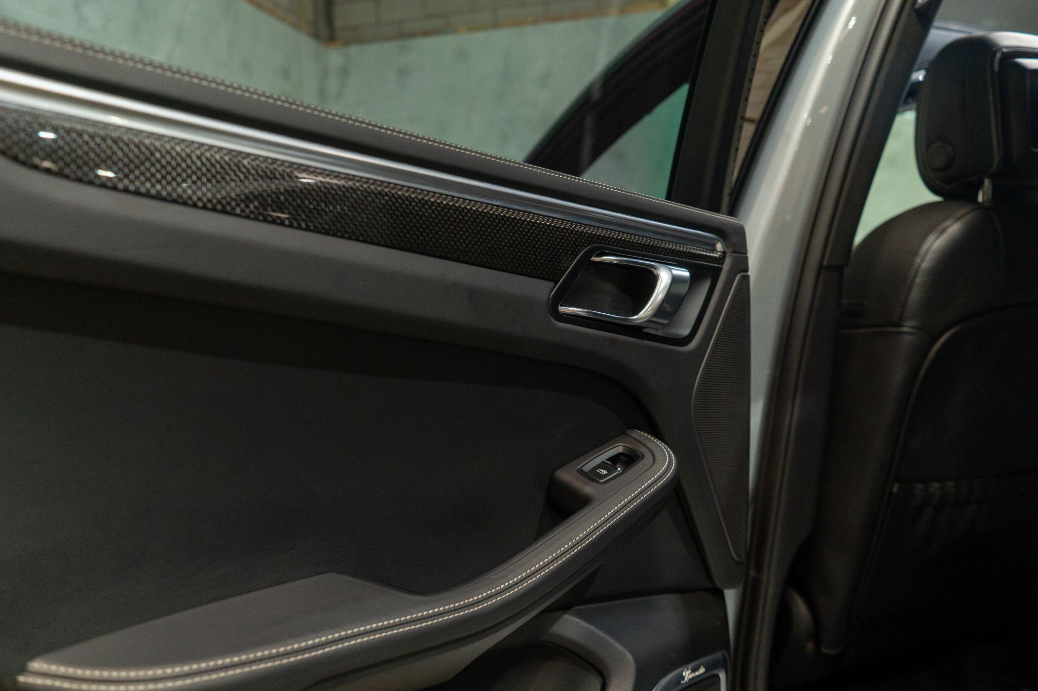 Porsche Macan view 39