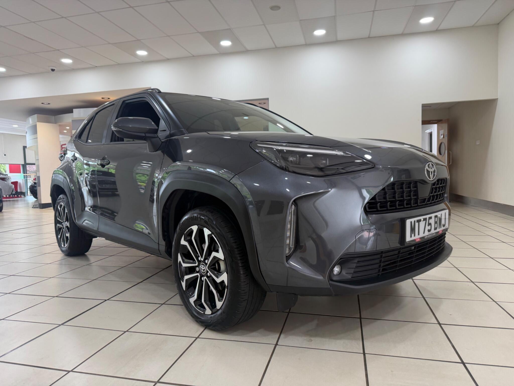 TOYOTA YARIS CROSS