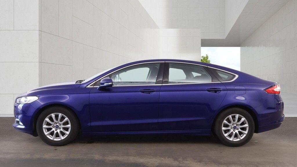 Ford Mondeo view 4