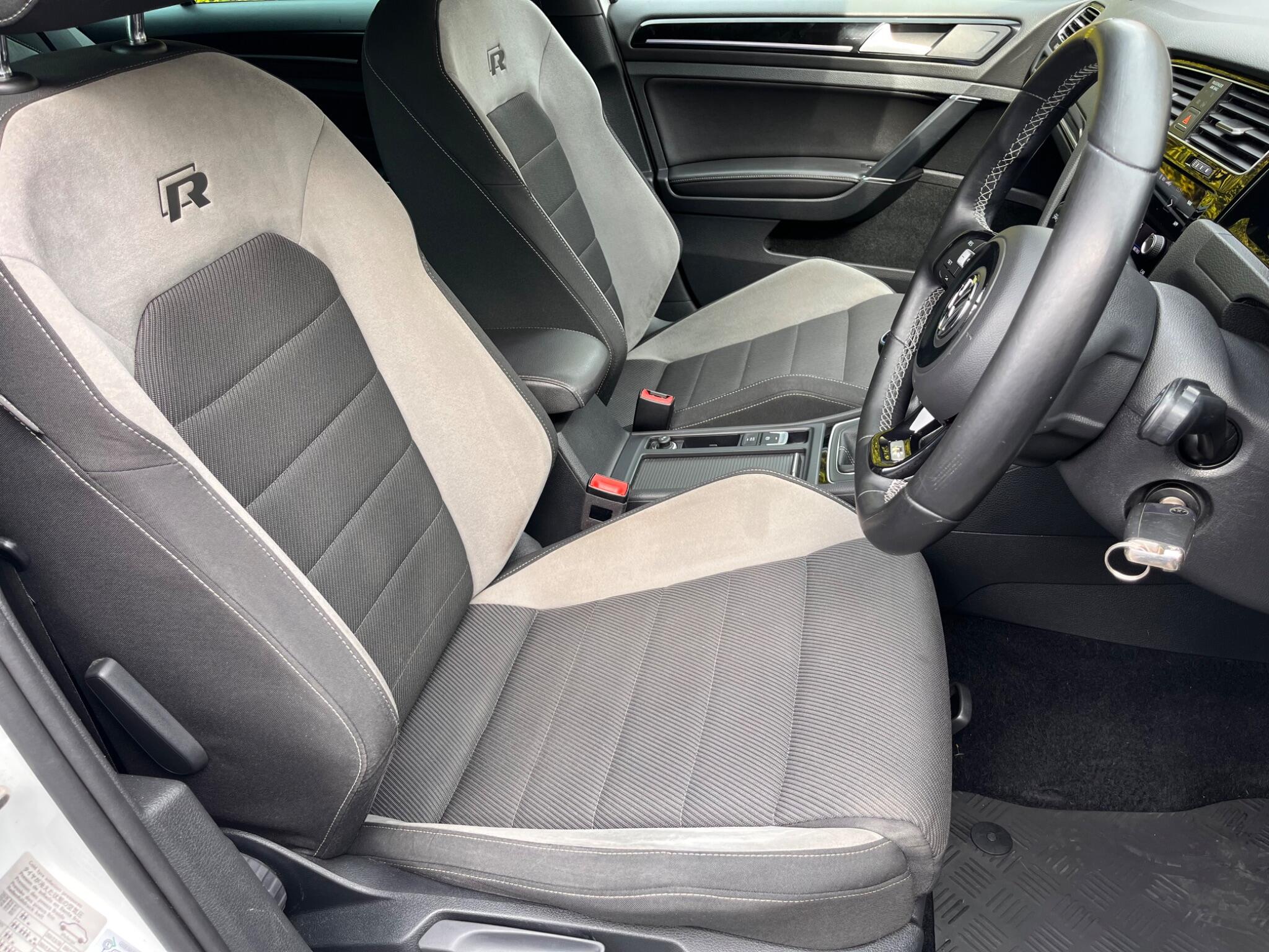 Volkswagen Golf view 24