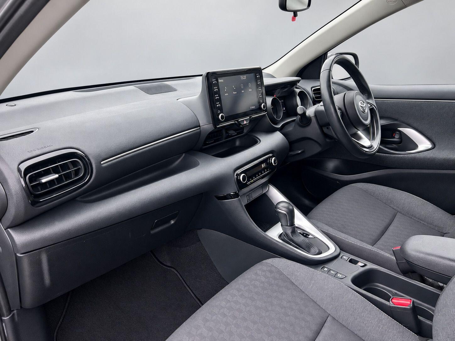Toyota Yaris view 33