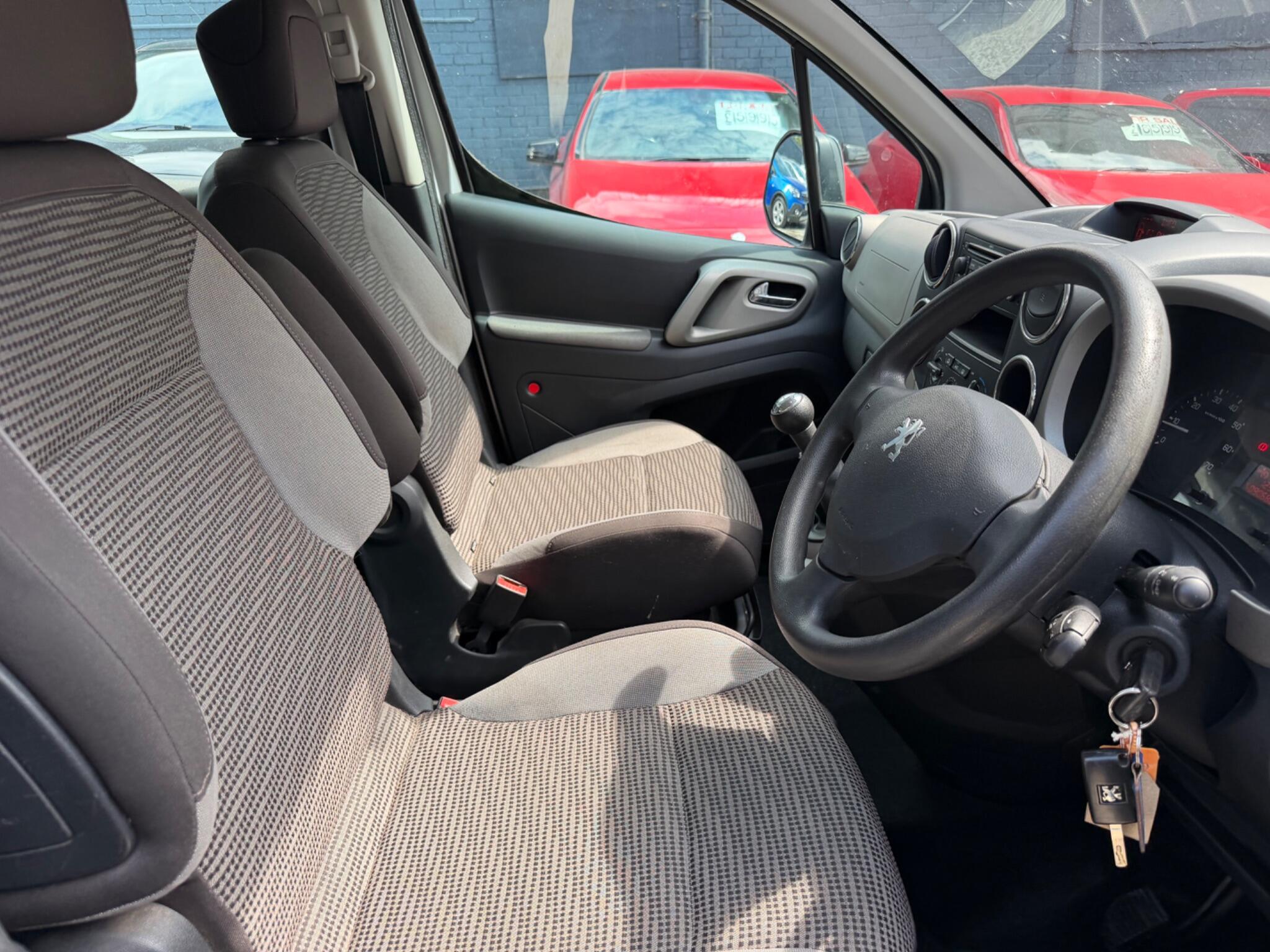 Peugeot Partner Tepee view 10