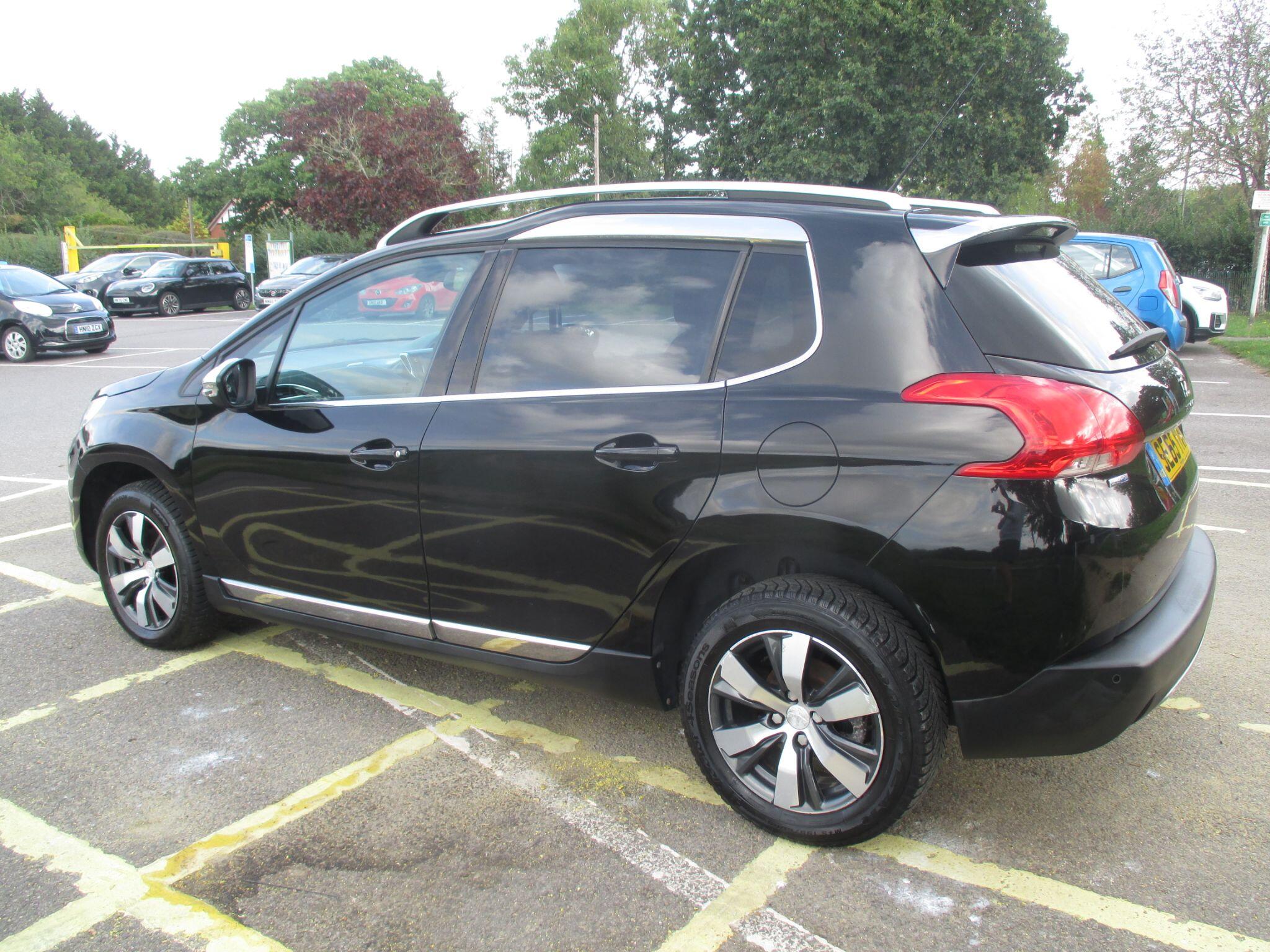 Peugeot 2008 view 14