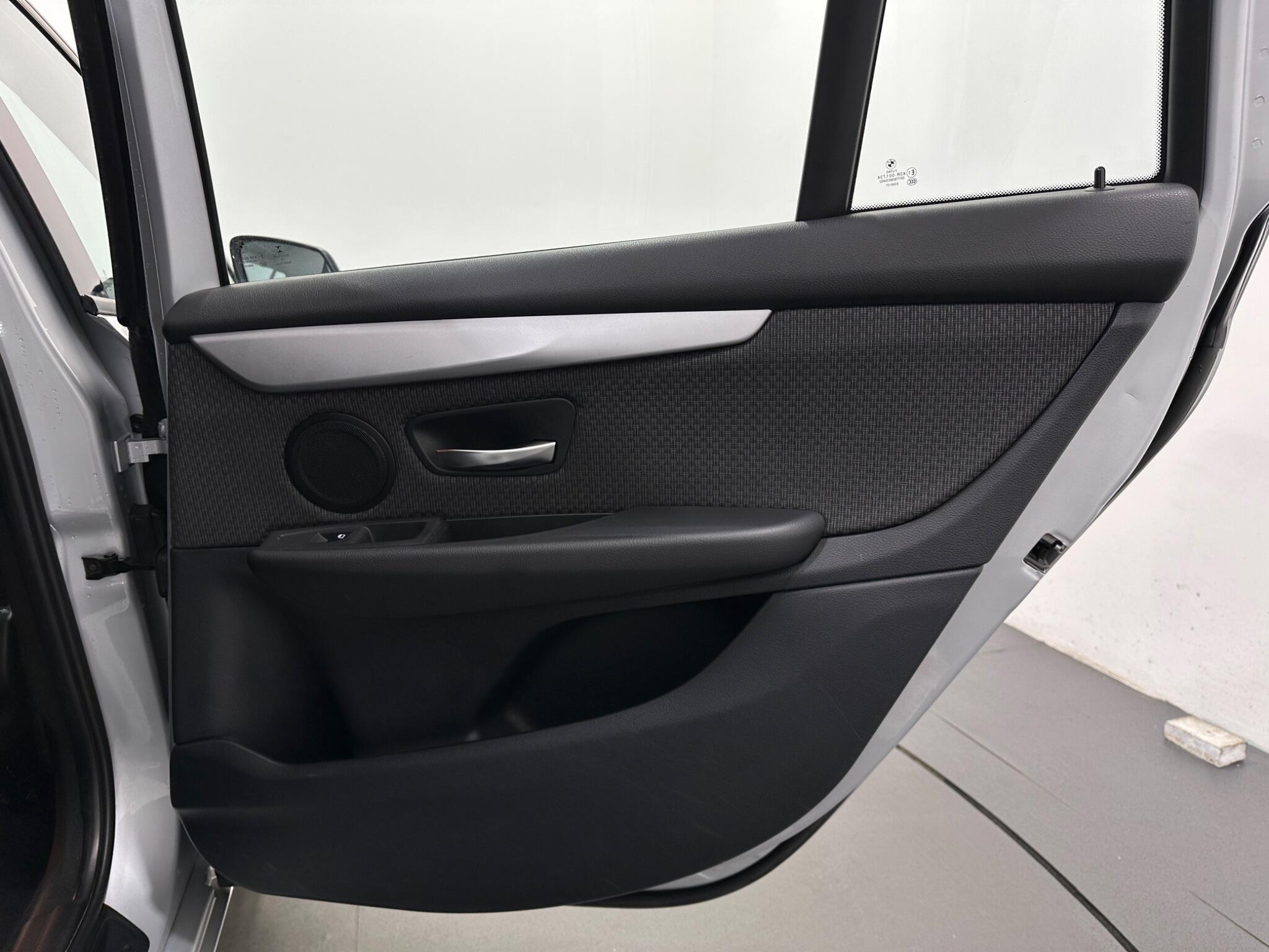 BMW 2 Series view 43