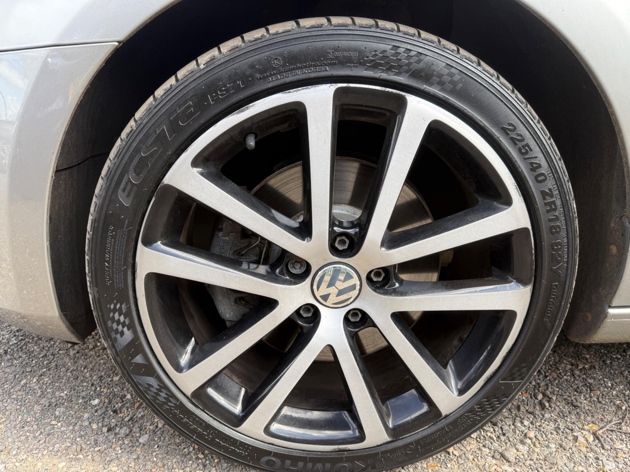 2012 Volkswagen Golf image 33