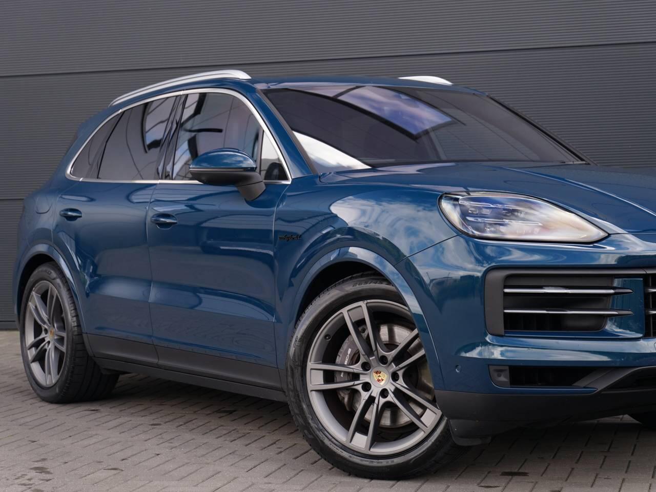 Porsche Cayenne view 44