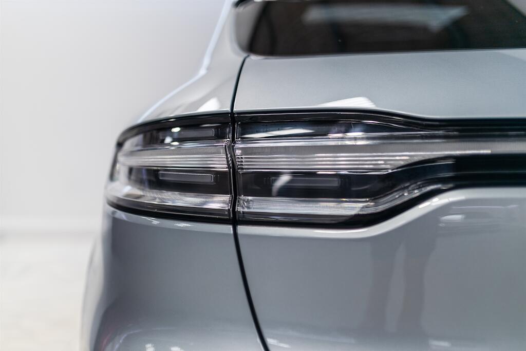 Porsche Macan view 18