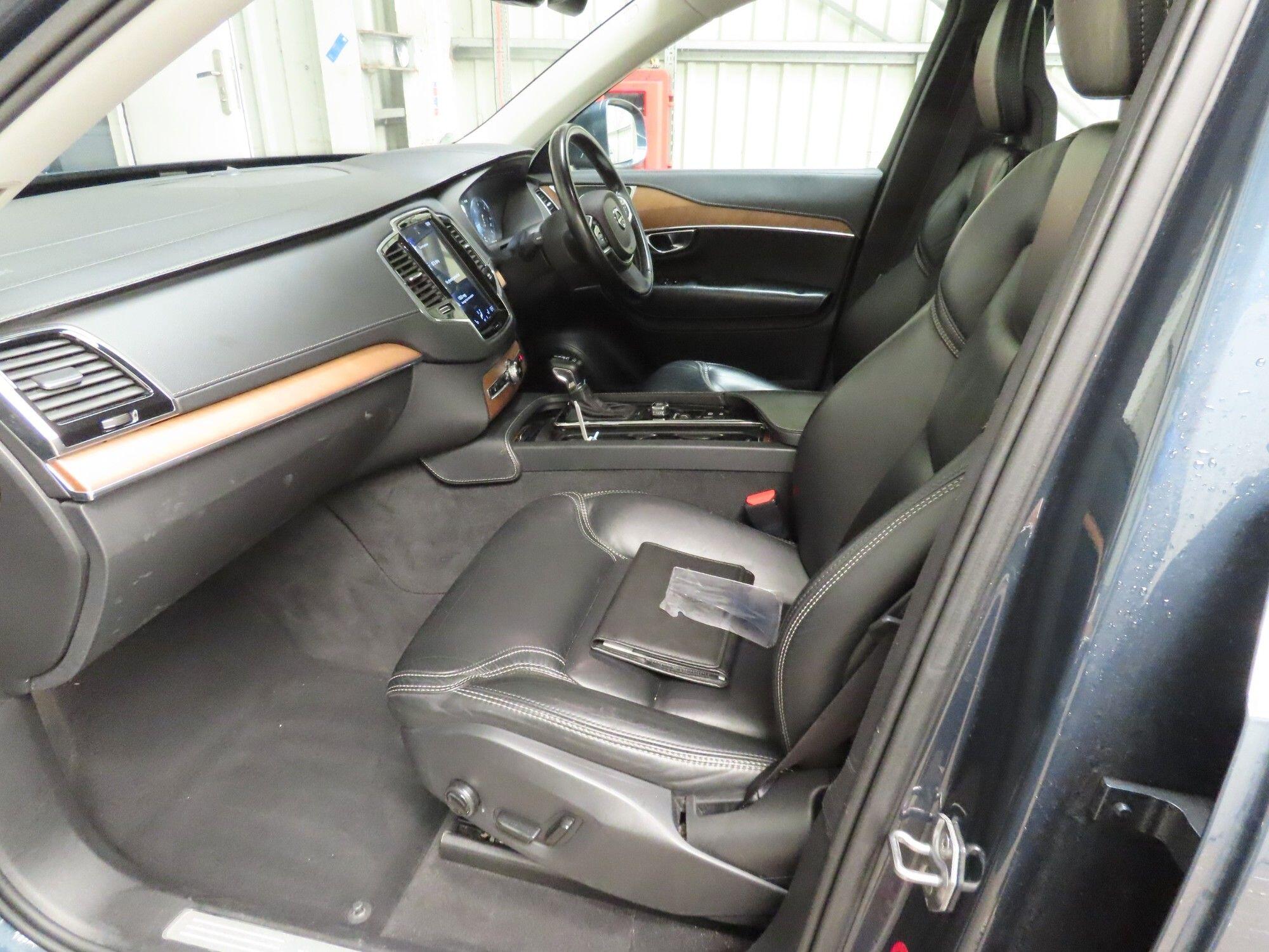 Volvo XC90 view 7