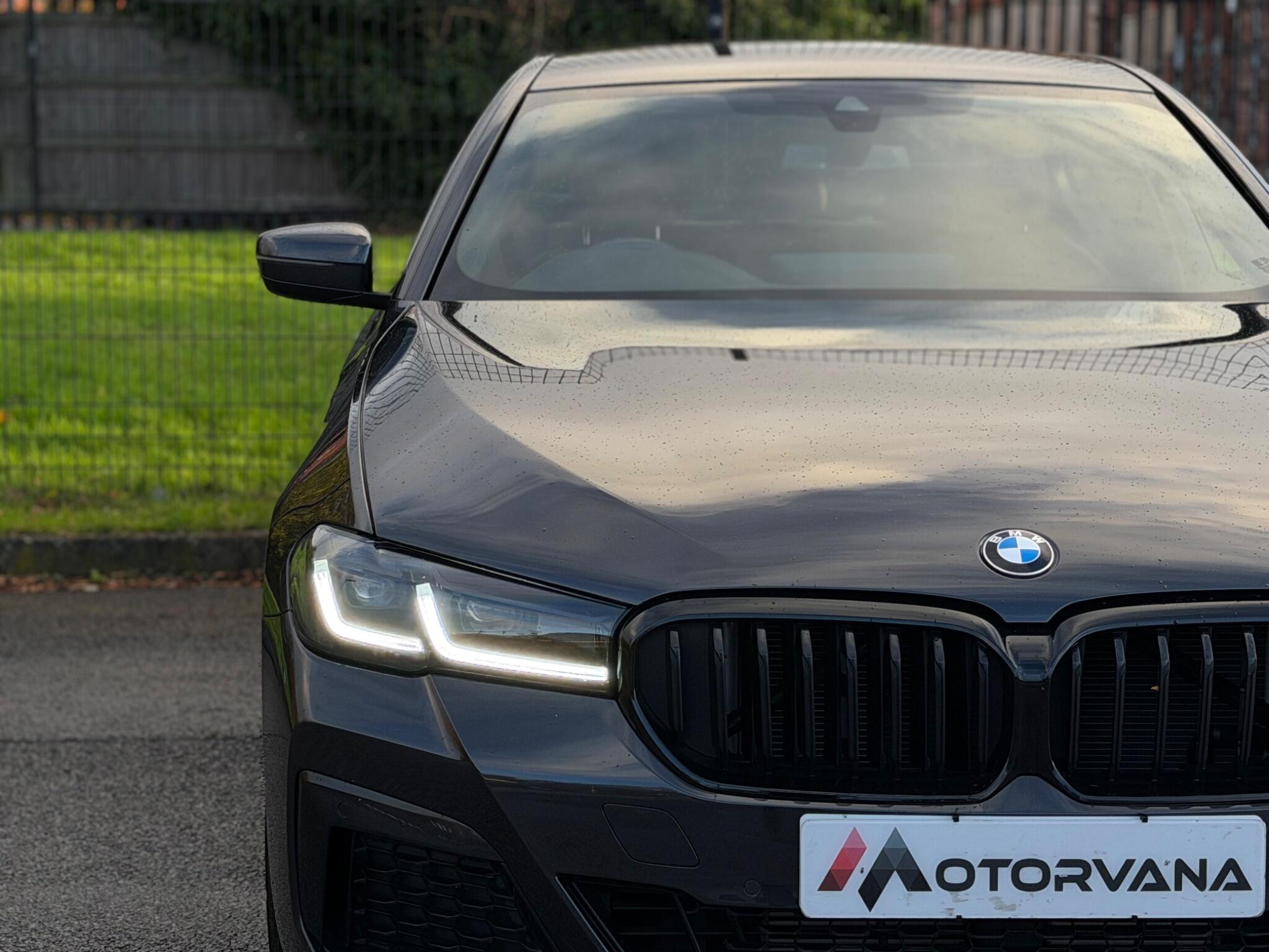 BMW 5 Series view 10