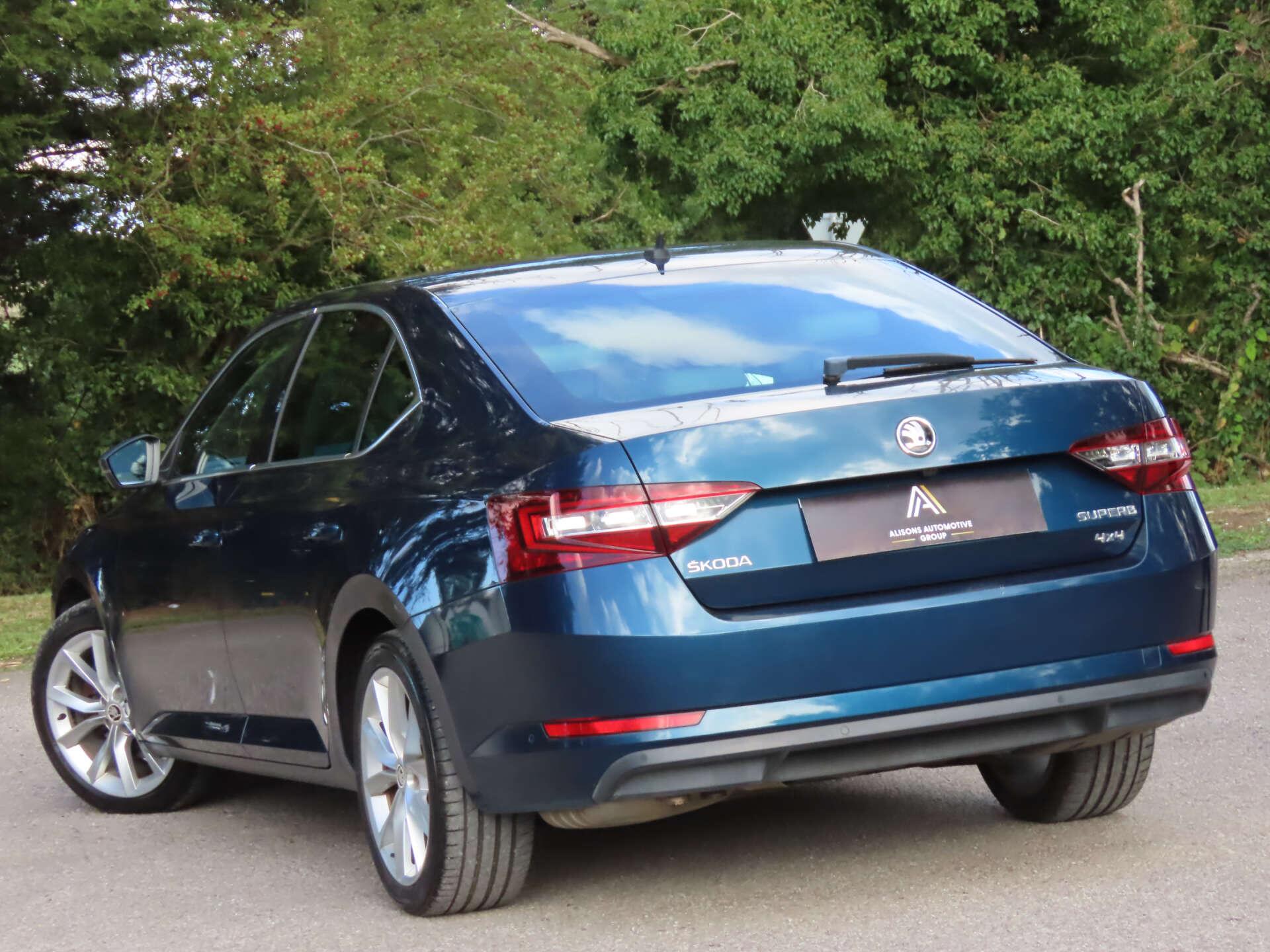 Skoda Superb view 6