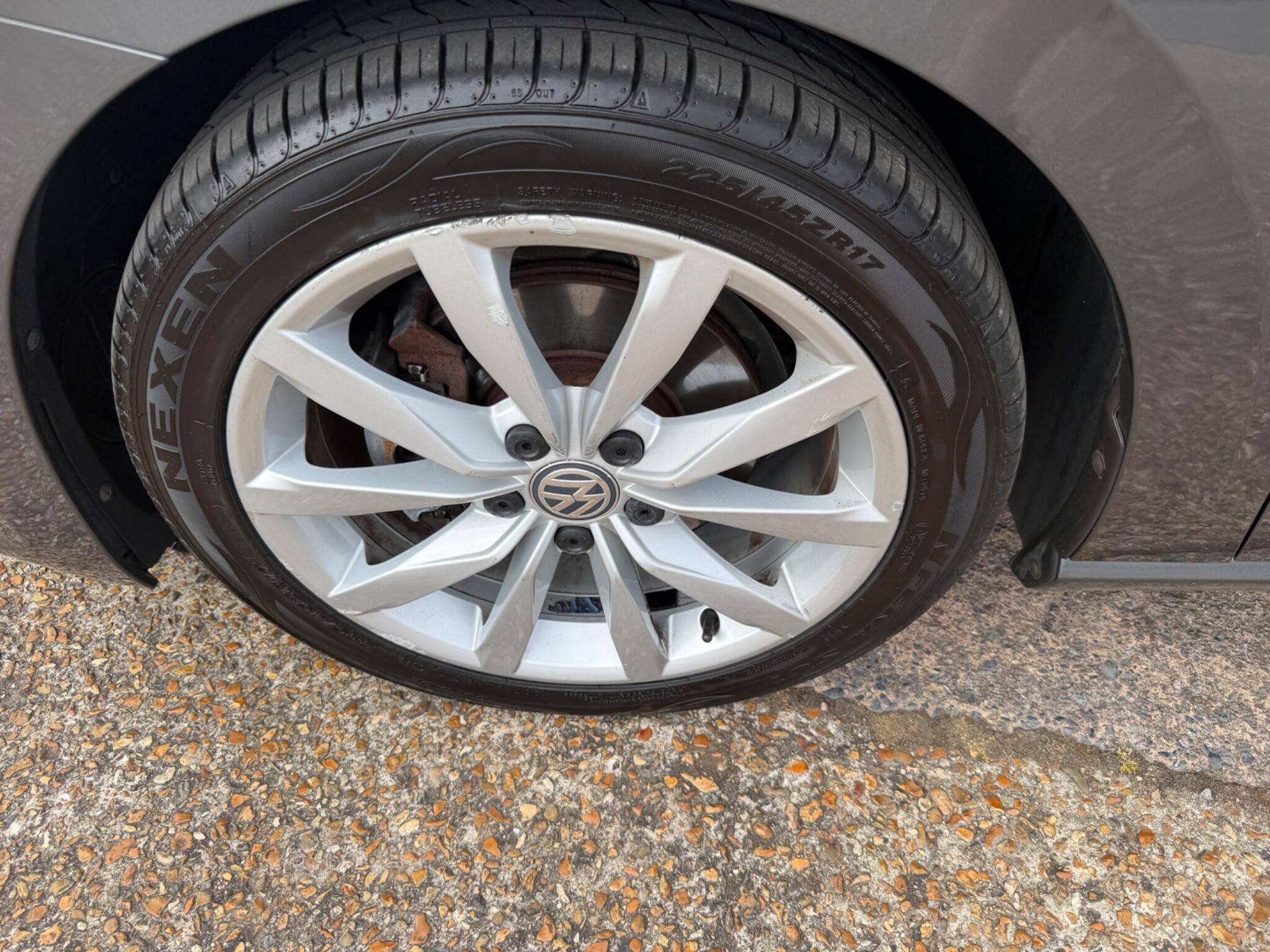 Volkswagen Golf Sportsvan view 18