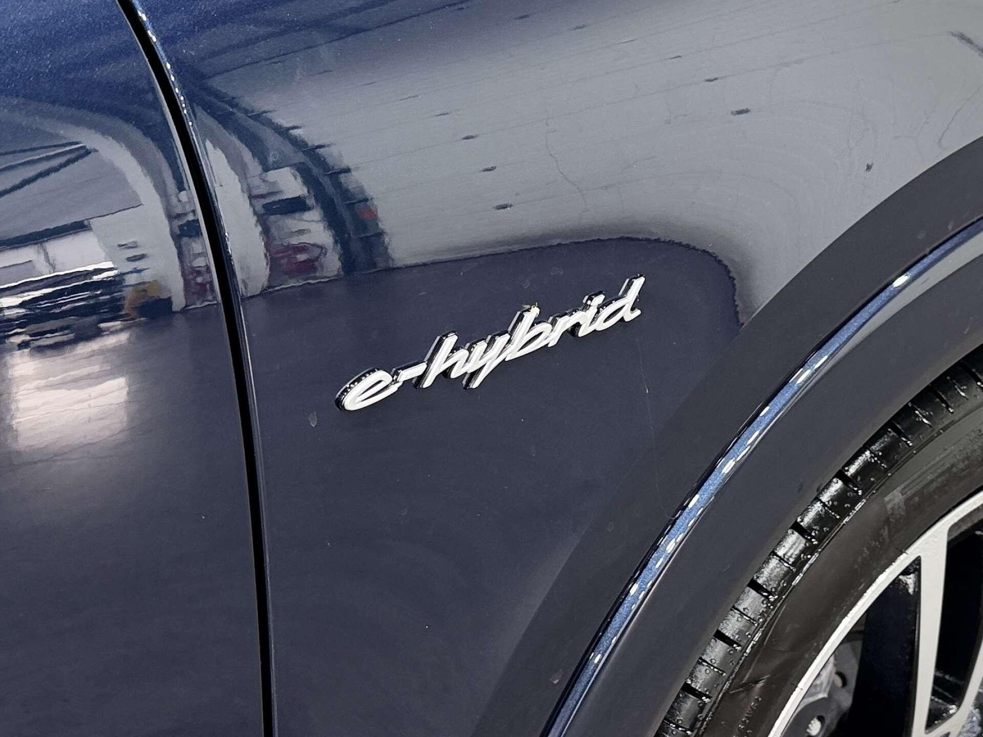 Porsche Cayenne view 30