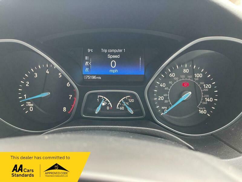 2016 Ford Focus image 38