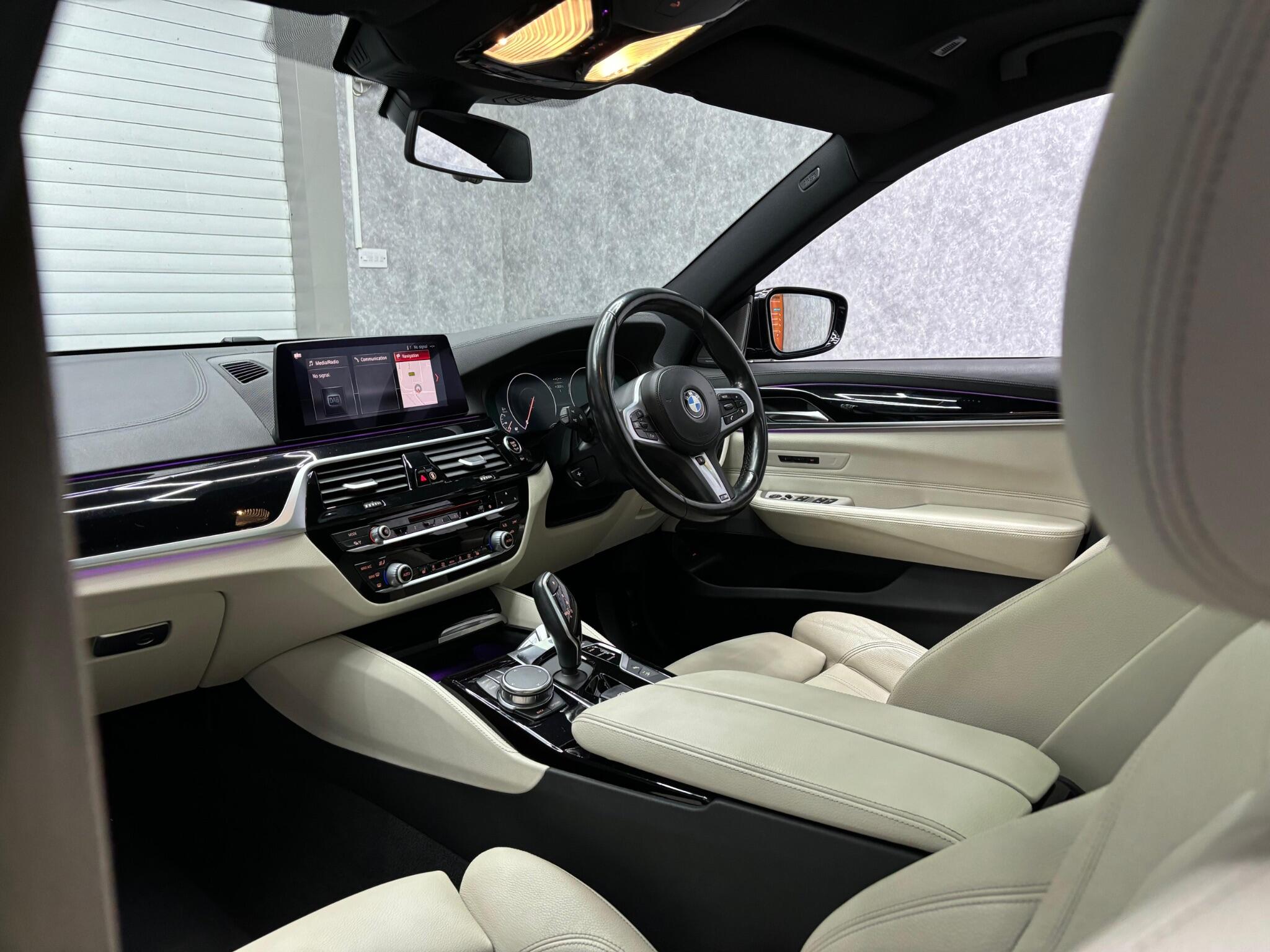 BMW 6 Series Gran Turismo view 11