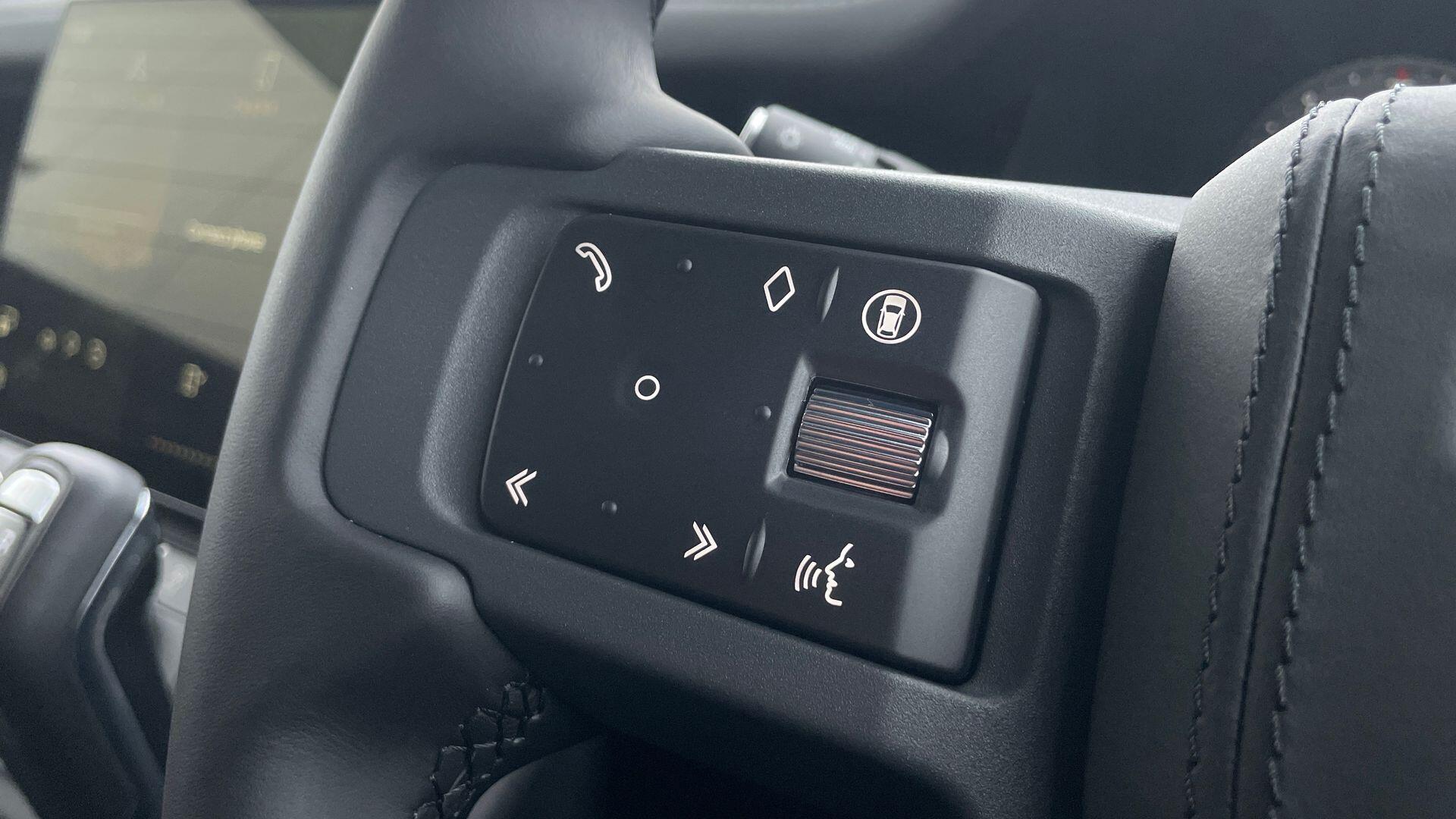 Land Rover Defender view 43