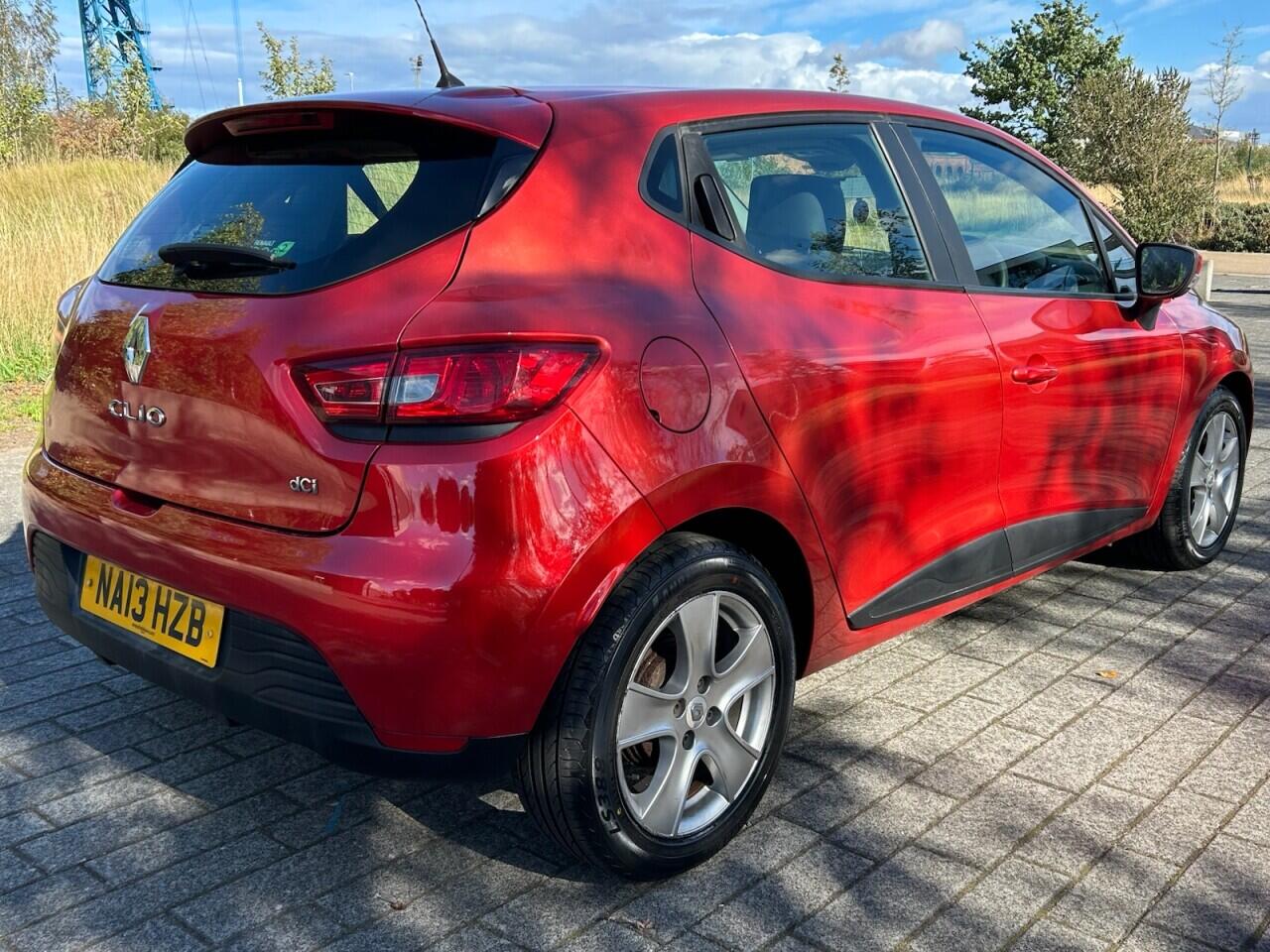Renault Clio view 13