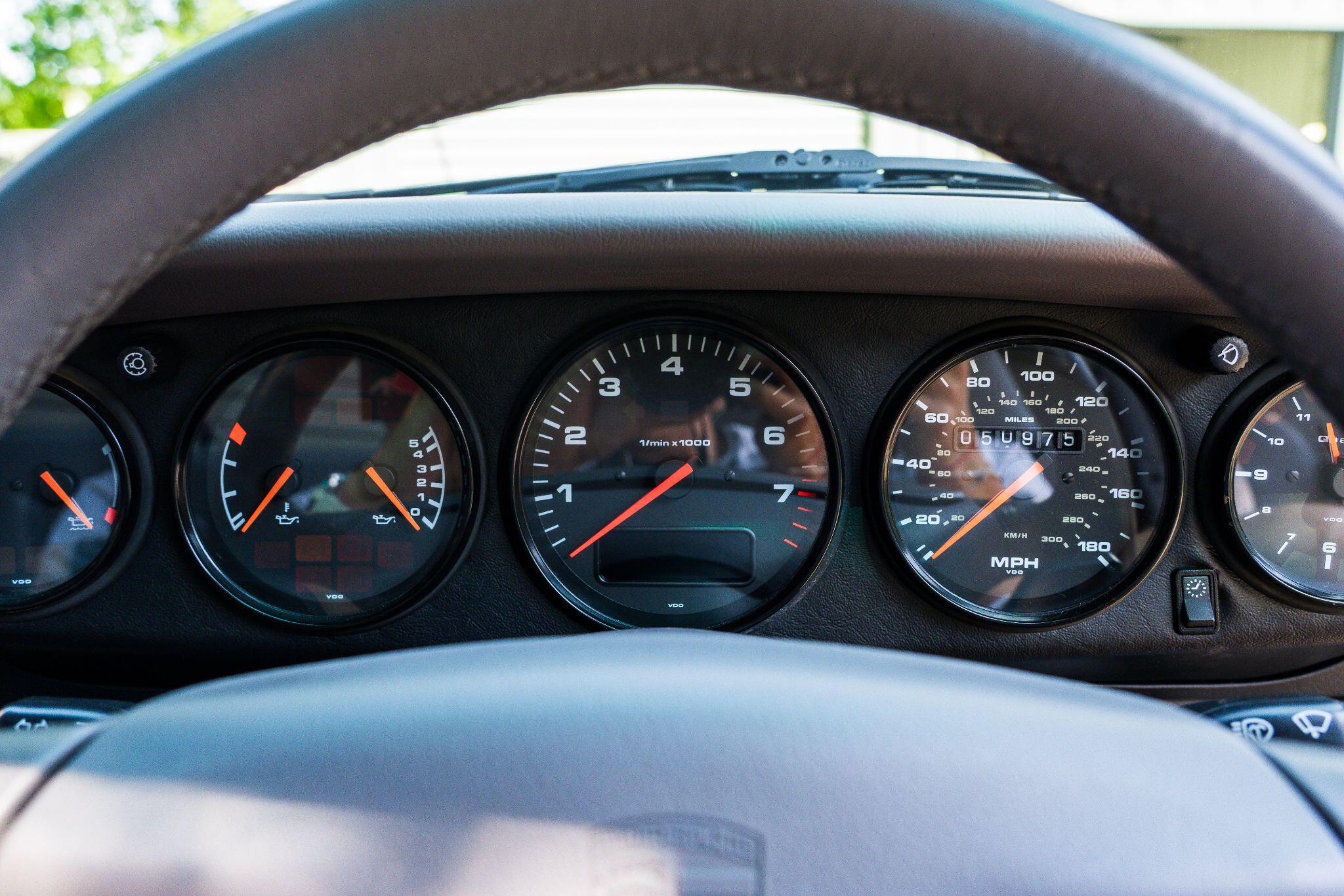 Porsche 911 view 28