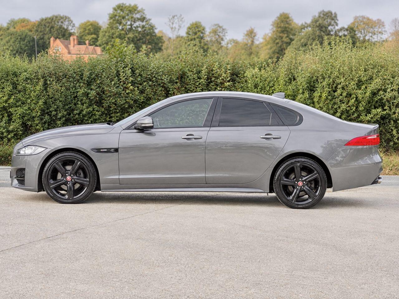 Jaguar XF view 9