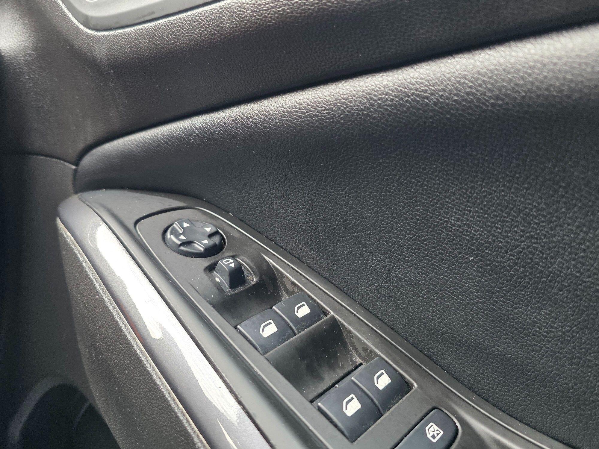 Vauxhall Grandland X view 35